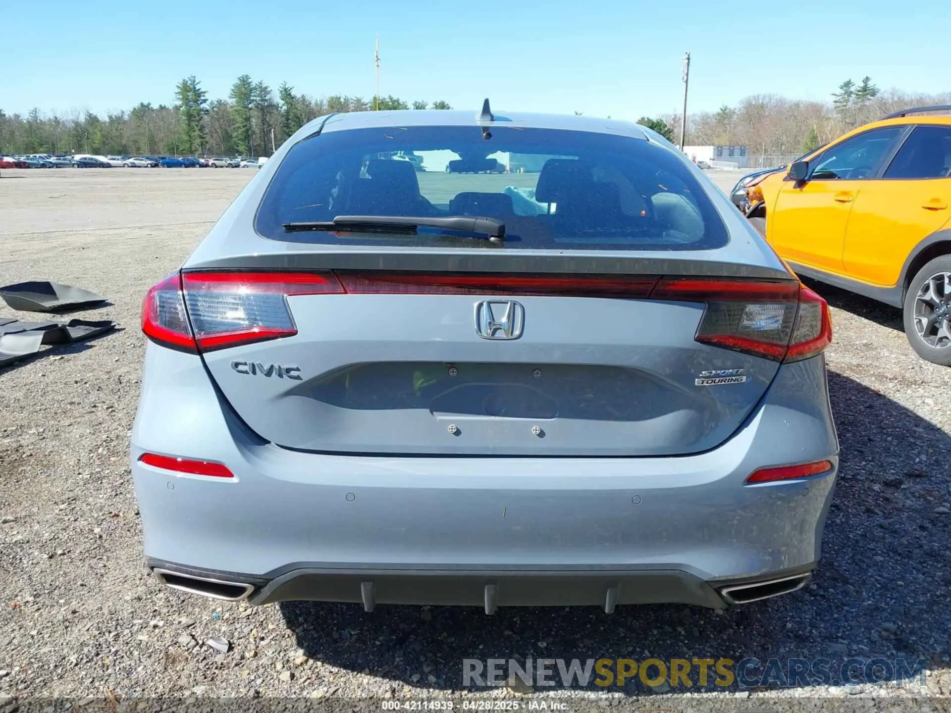 16 Photograph of a damaged car 19XFL1H87RE027945 HONDA CIVIC 2024