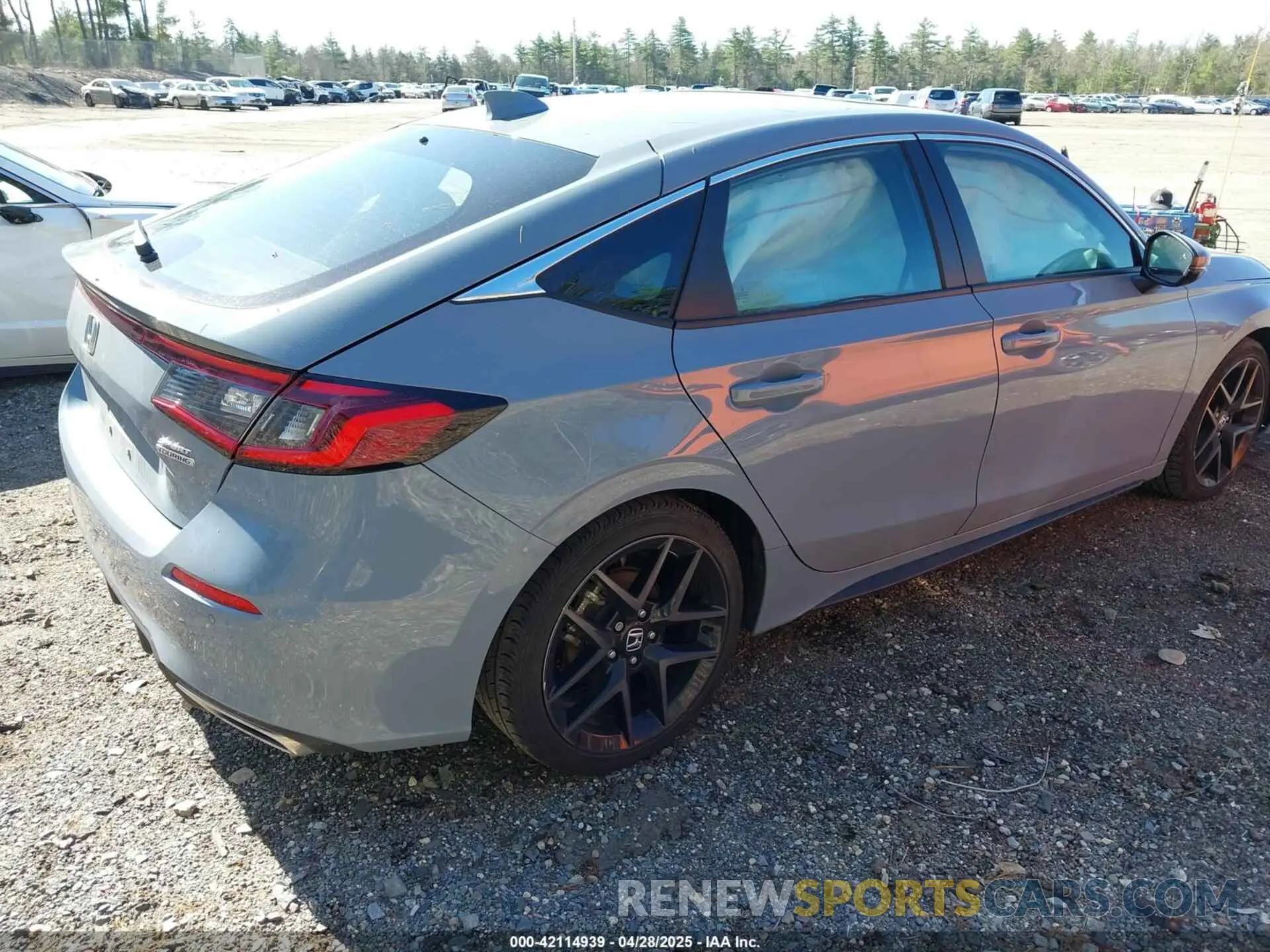 4 Photograph of a damaged car 19XFL1H87RE027945 HONDA CIVIC 2024