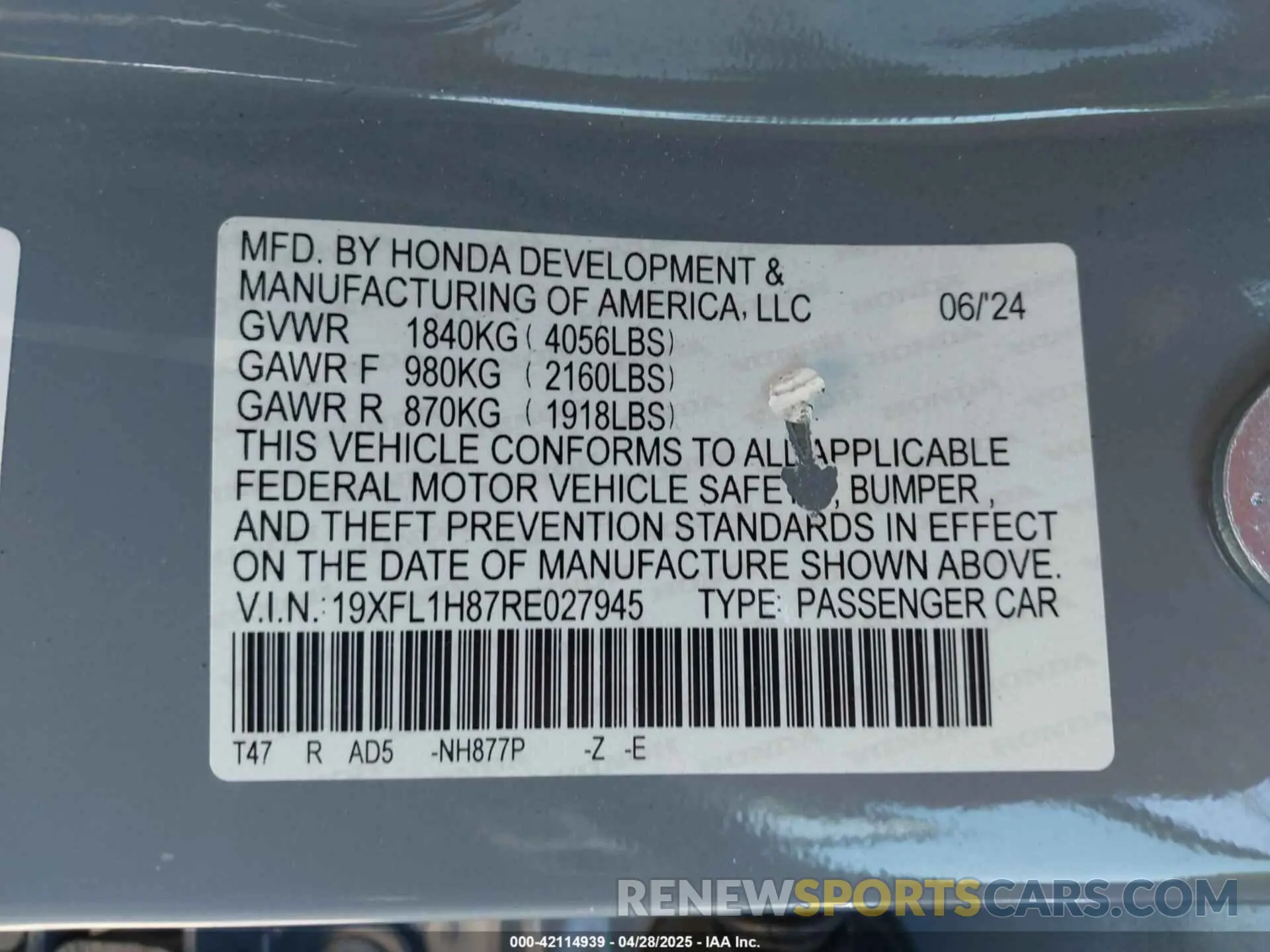 9 Photograph of a damaged car 19XFL1H87RE027945 HONDA CIVIC 2024