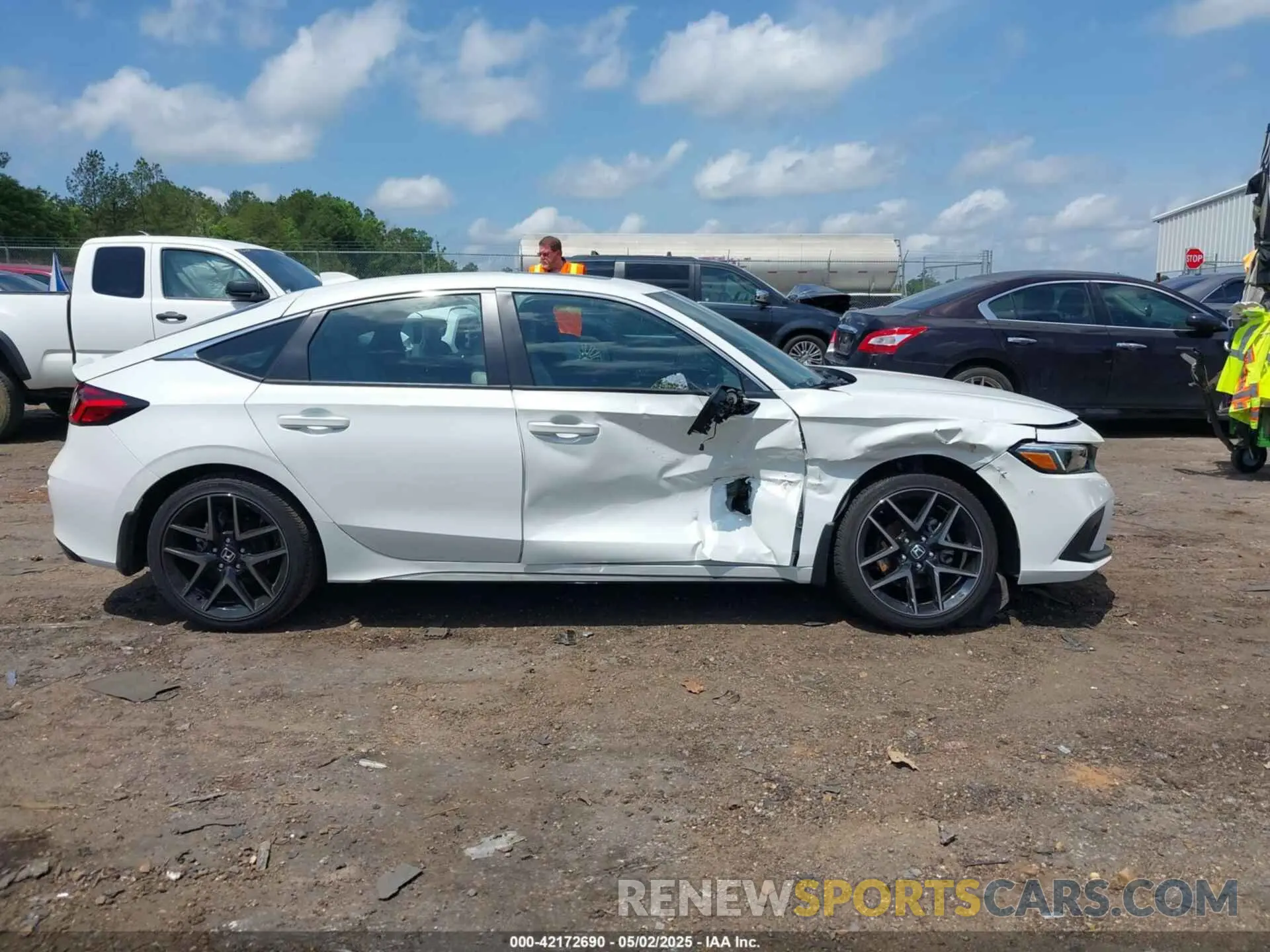 13 Photograph of a damaged car 19XFL1H88RE018350 HONDA CIVIC 2024