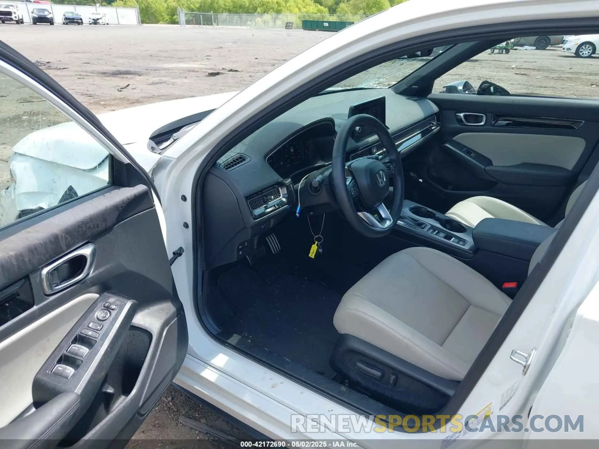 5 Photograph of a damaged car 19XFL1H88RE018350 HONDA CIVIC 2024