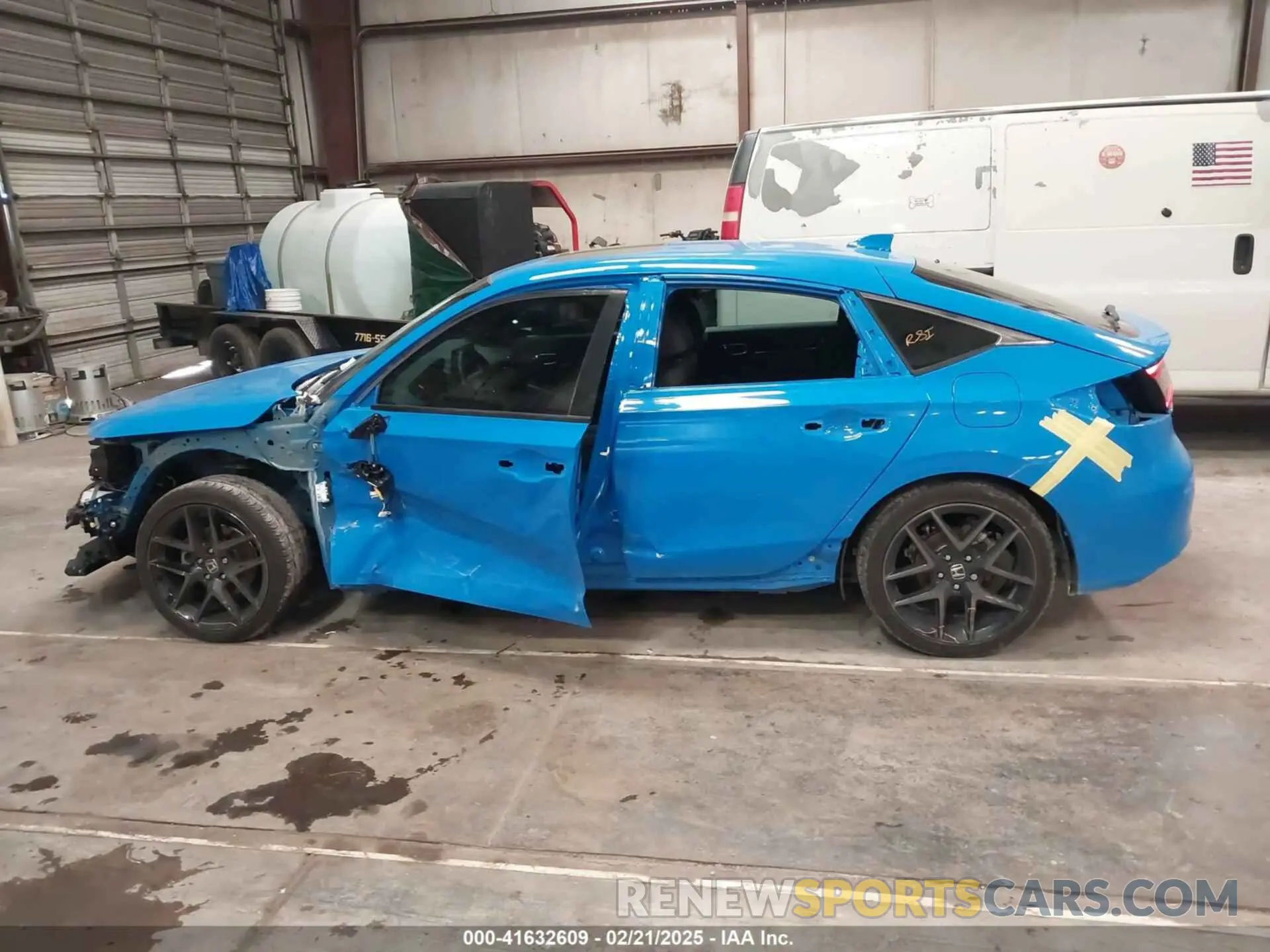 15 Photograph of a damaged car 19XFL1H88RE030403 HONDA CIVIC 2024