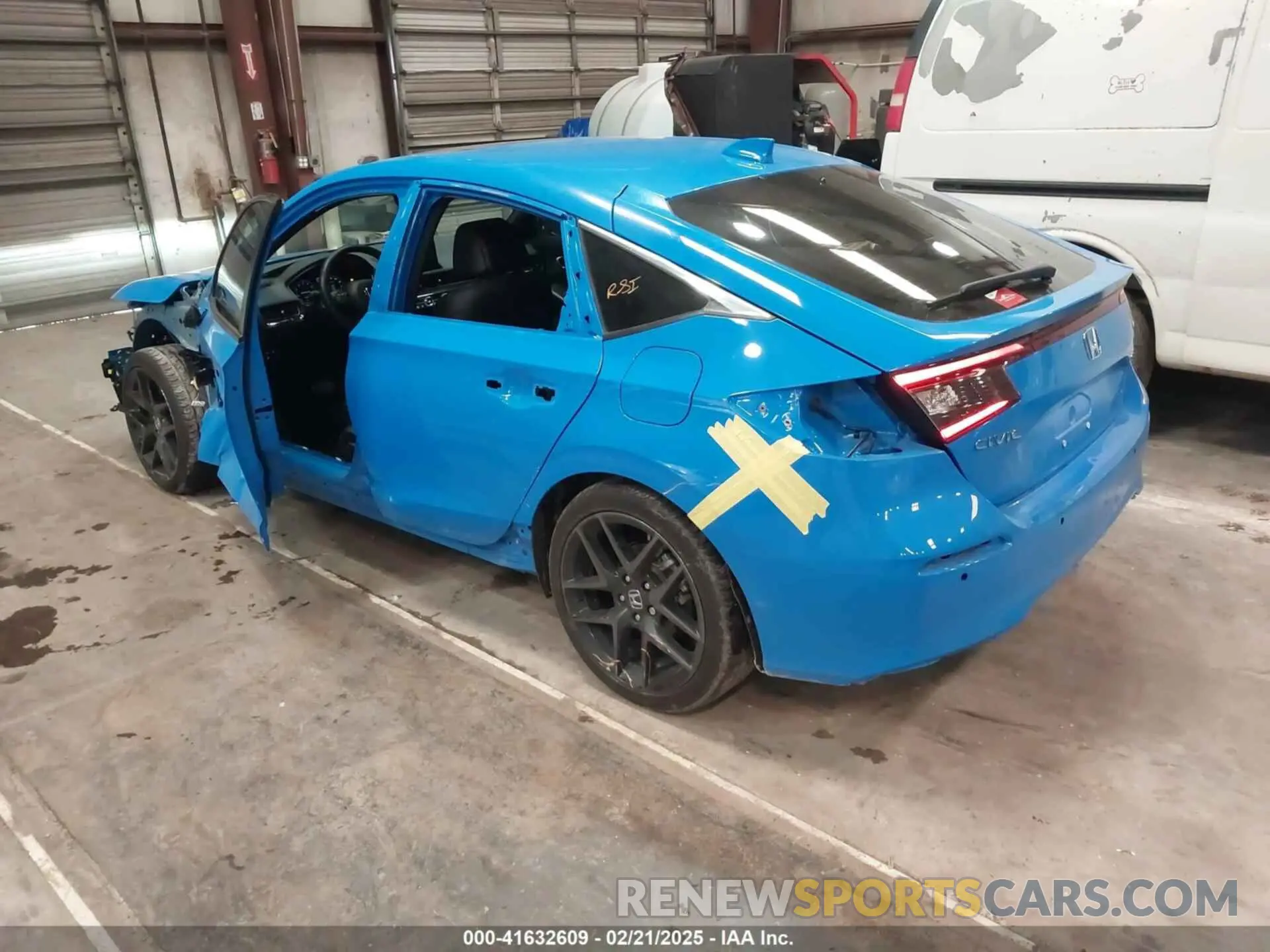 3 Photograph of a damaged car 19XFL1H88RE030403 HONDA CIVIC 2024