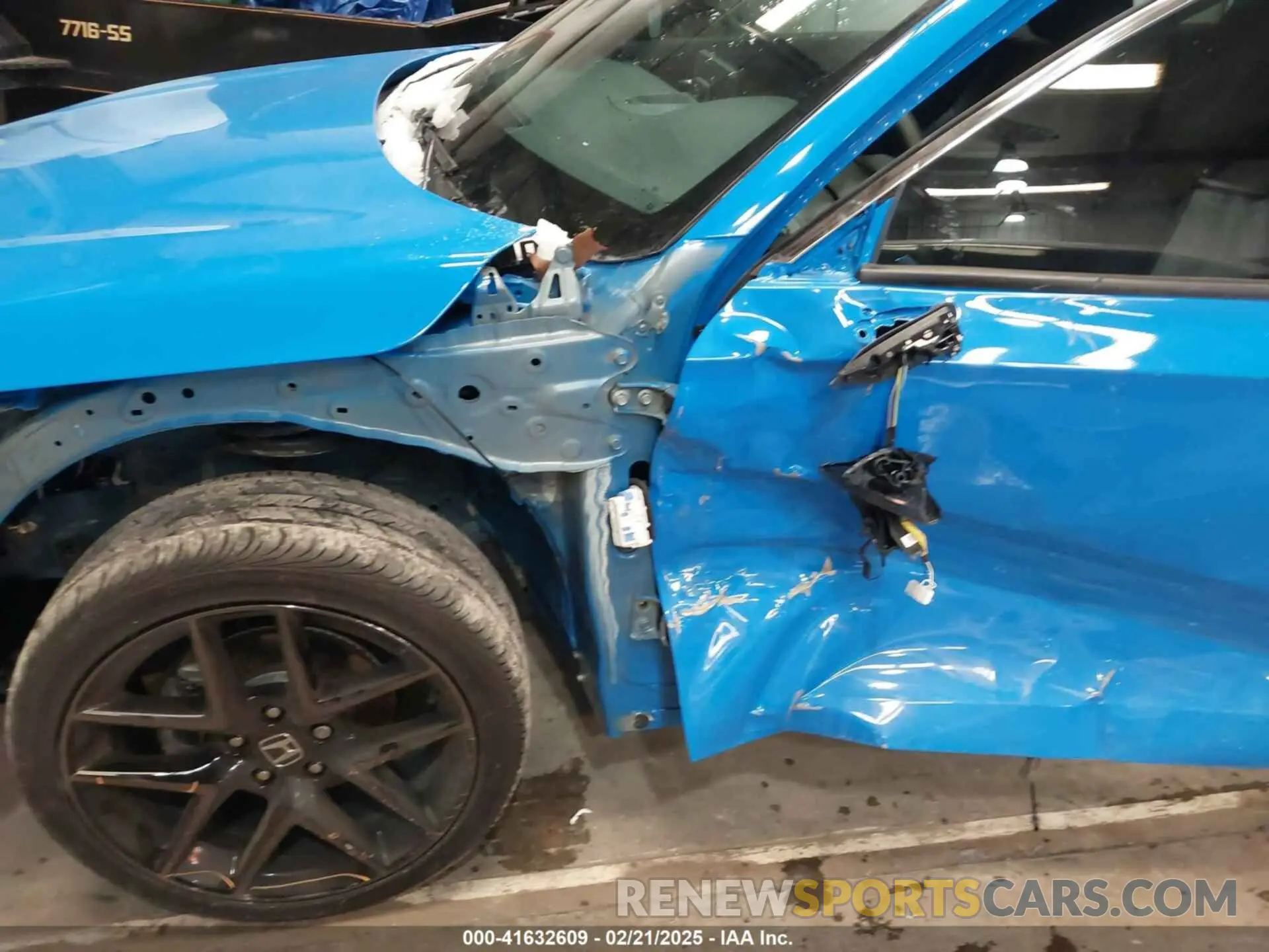 6 Photograph of a damaged car 19XFL1H88RE030403 HONDA CIVIC 2024