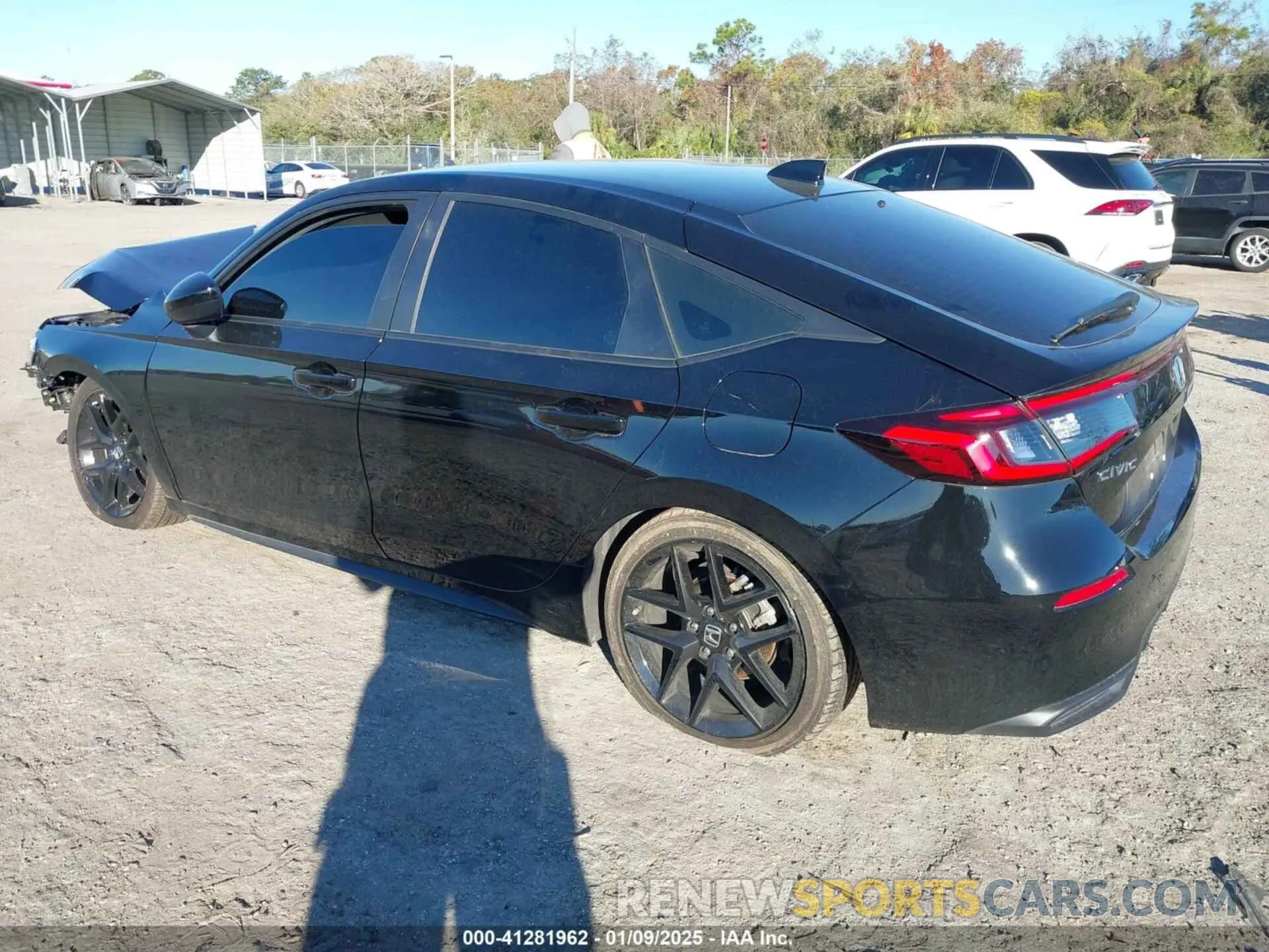 3 Photograph of a damaged car 19XFL2G81RE006533 HONDA CIVIC 2024