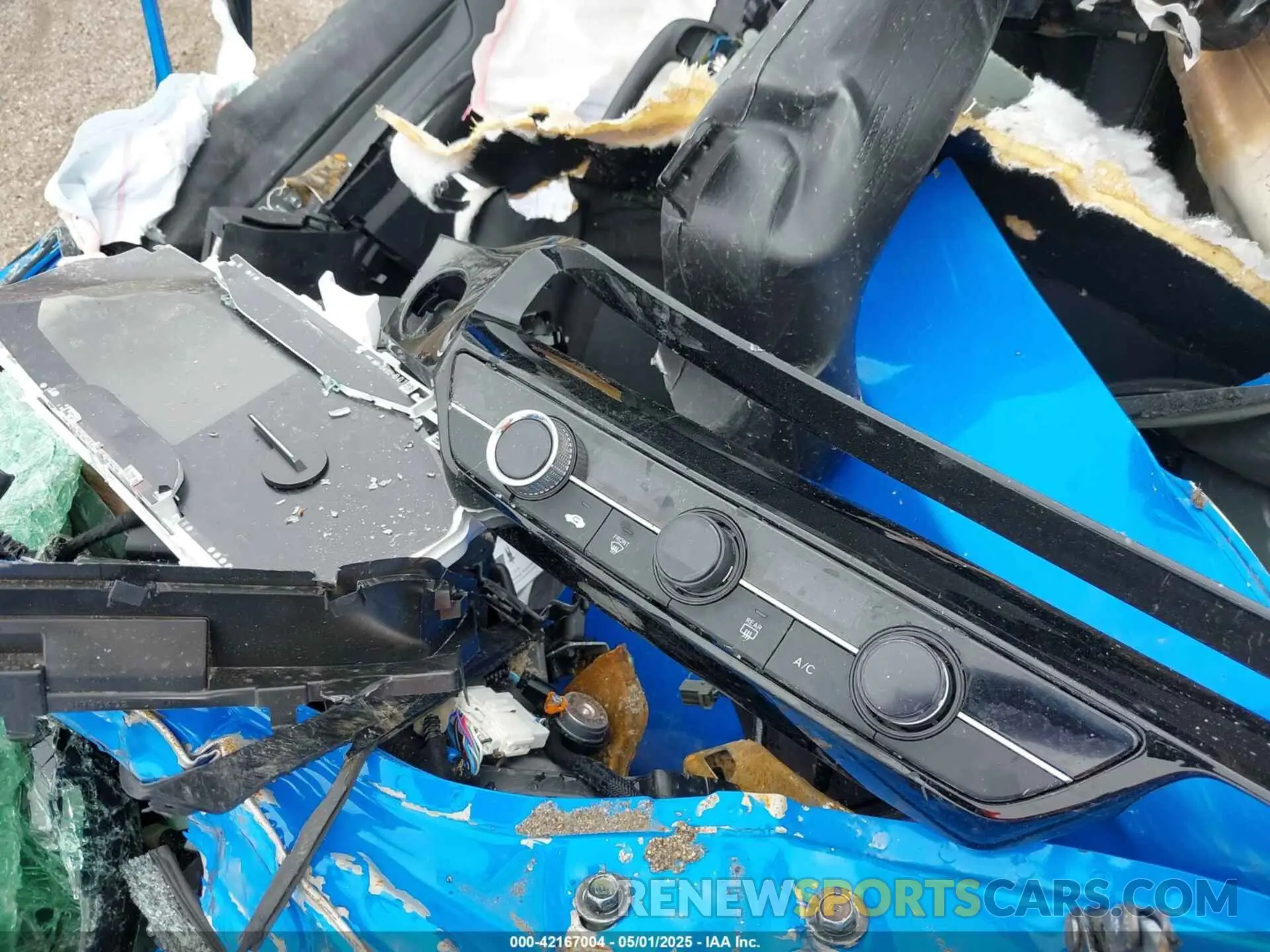 7 Photograph of a damaged car 19XFL2G81RE008458 HONDA CIVIC 2024