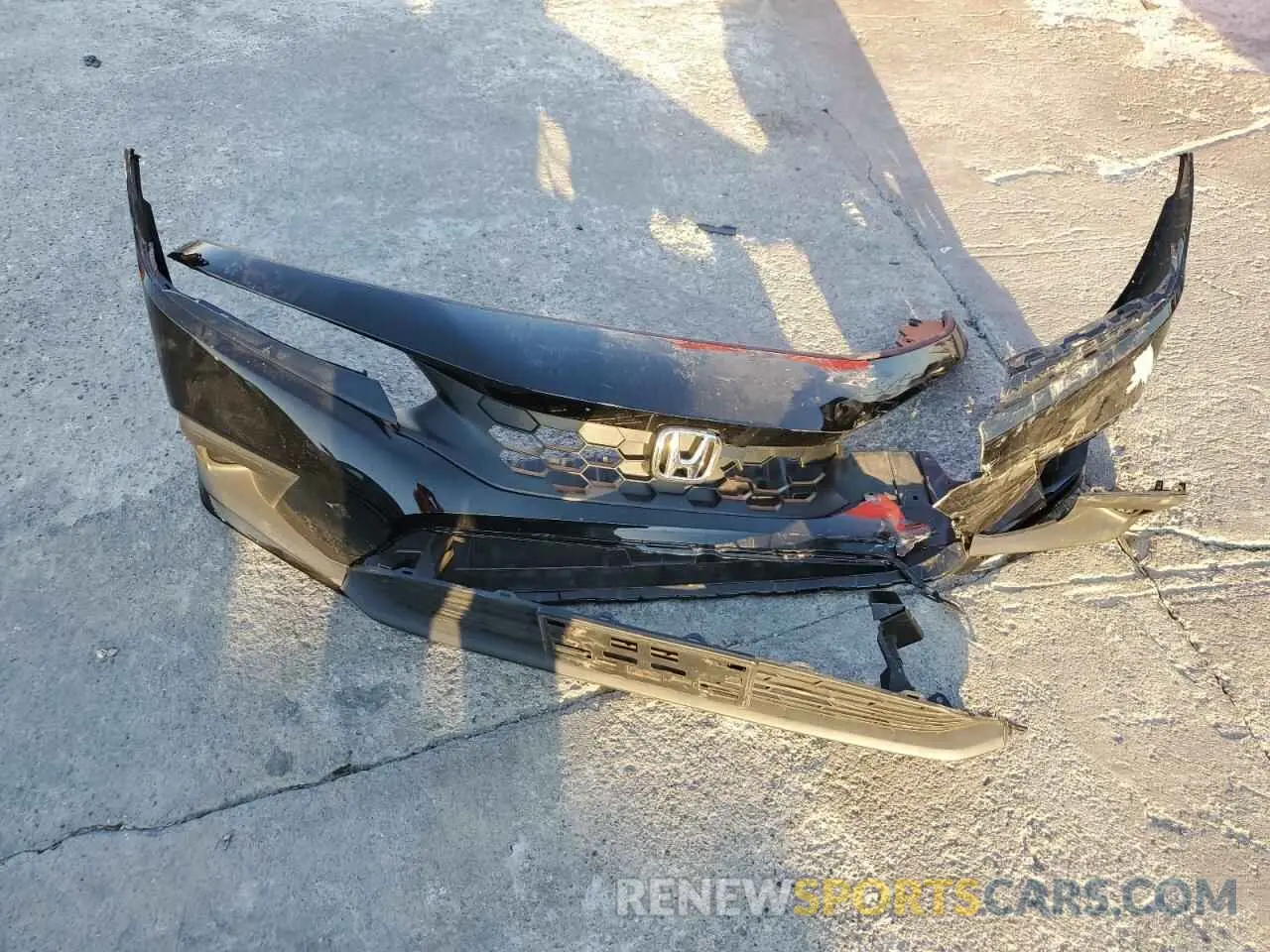 14 Photograph of a damaged car 19XFL2H51RE022851 HONDA CIVIC 2024