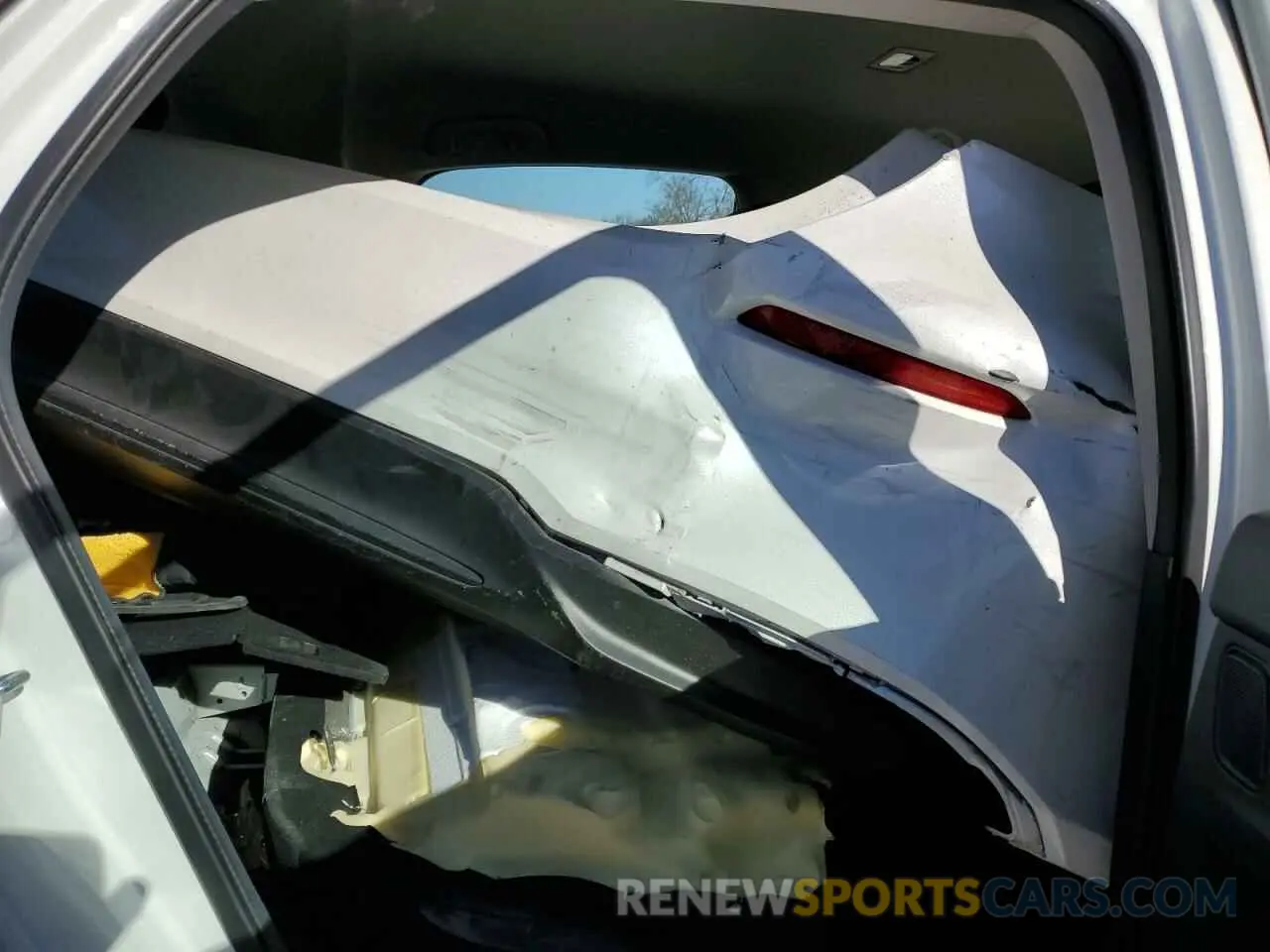 10 Photograph of a damaged car 19XFL2H56RE033411 HONDA CIVIC 2024