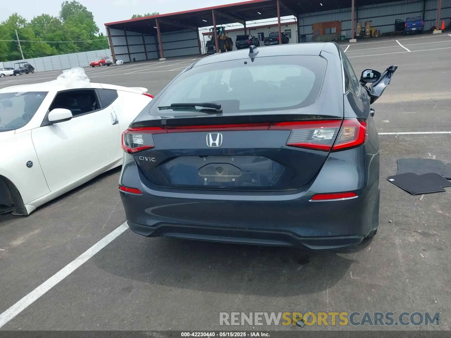 16 Photograph of a damaged car 19XFL2H57RE010719 HONDA CIVIC 2024