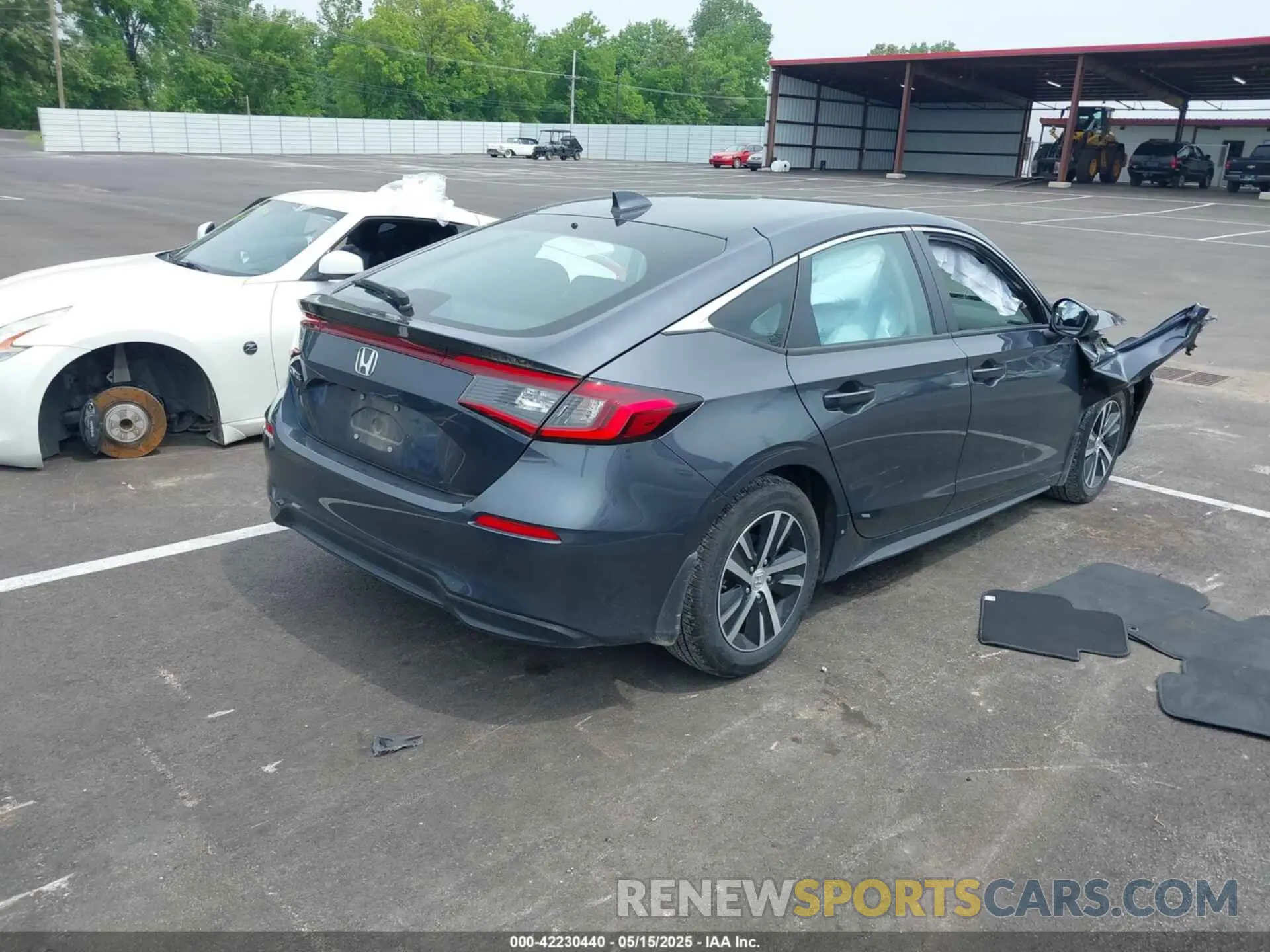 4 Photograph of a damaged car 19XFL2H57RE010719 HONDA CIVIC 2024