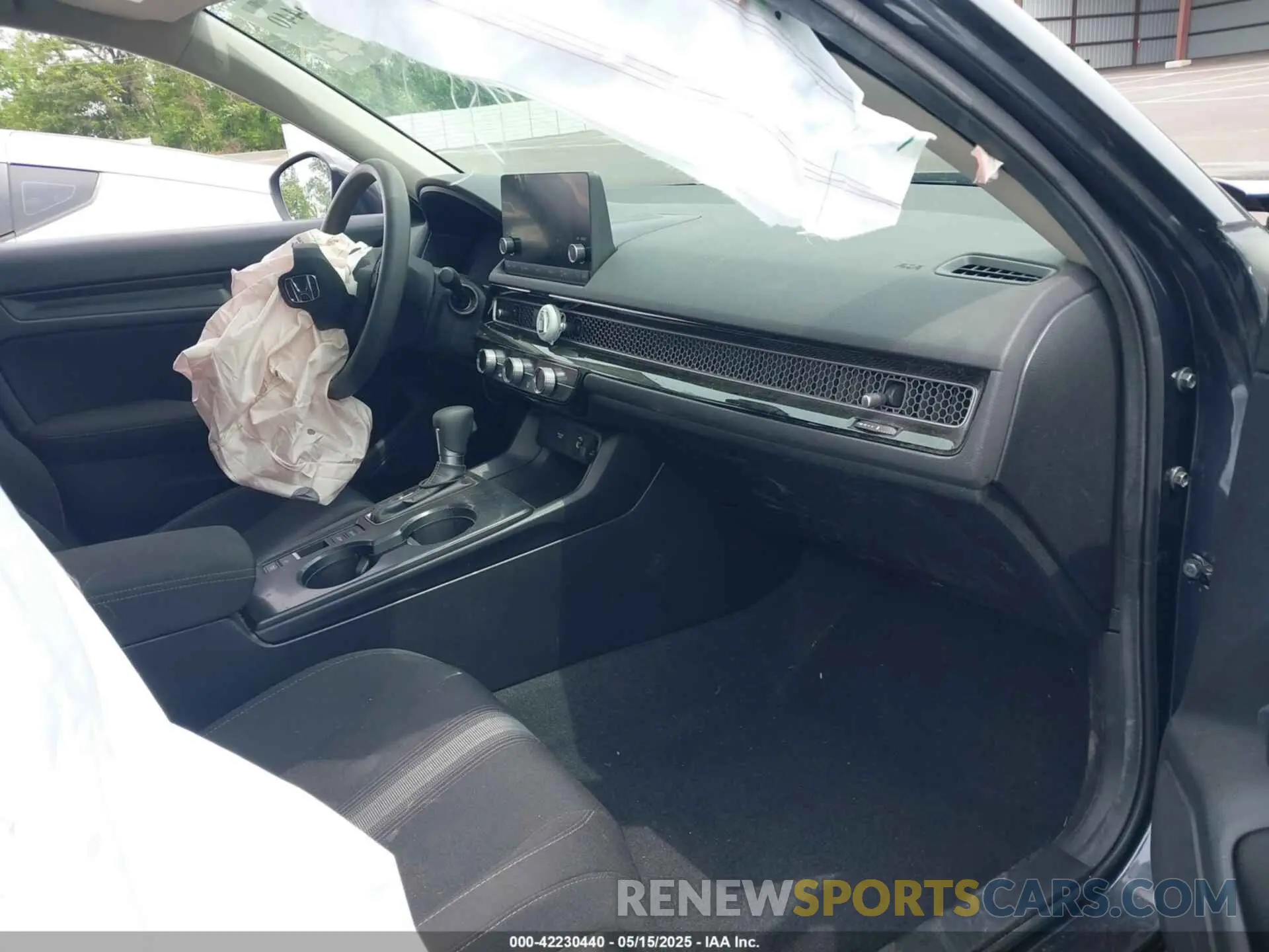 5 Photograph of a damaged car 19XFL2H57RE010719 HONDA CIVIC 2024