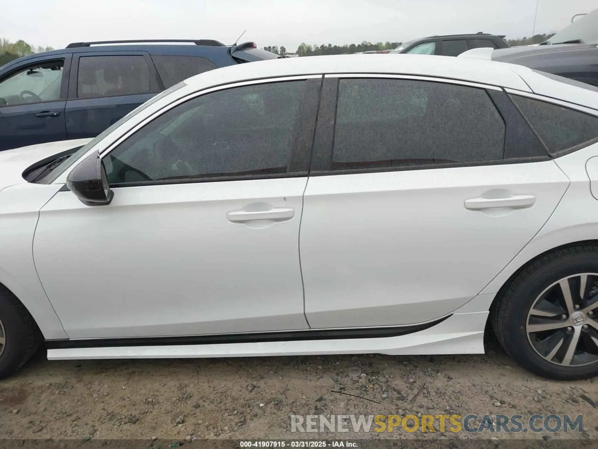 14 Photograph of a damaged car 19XFL2H57RE032106 HONDA CIVIC 2024