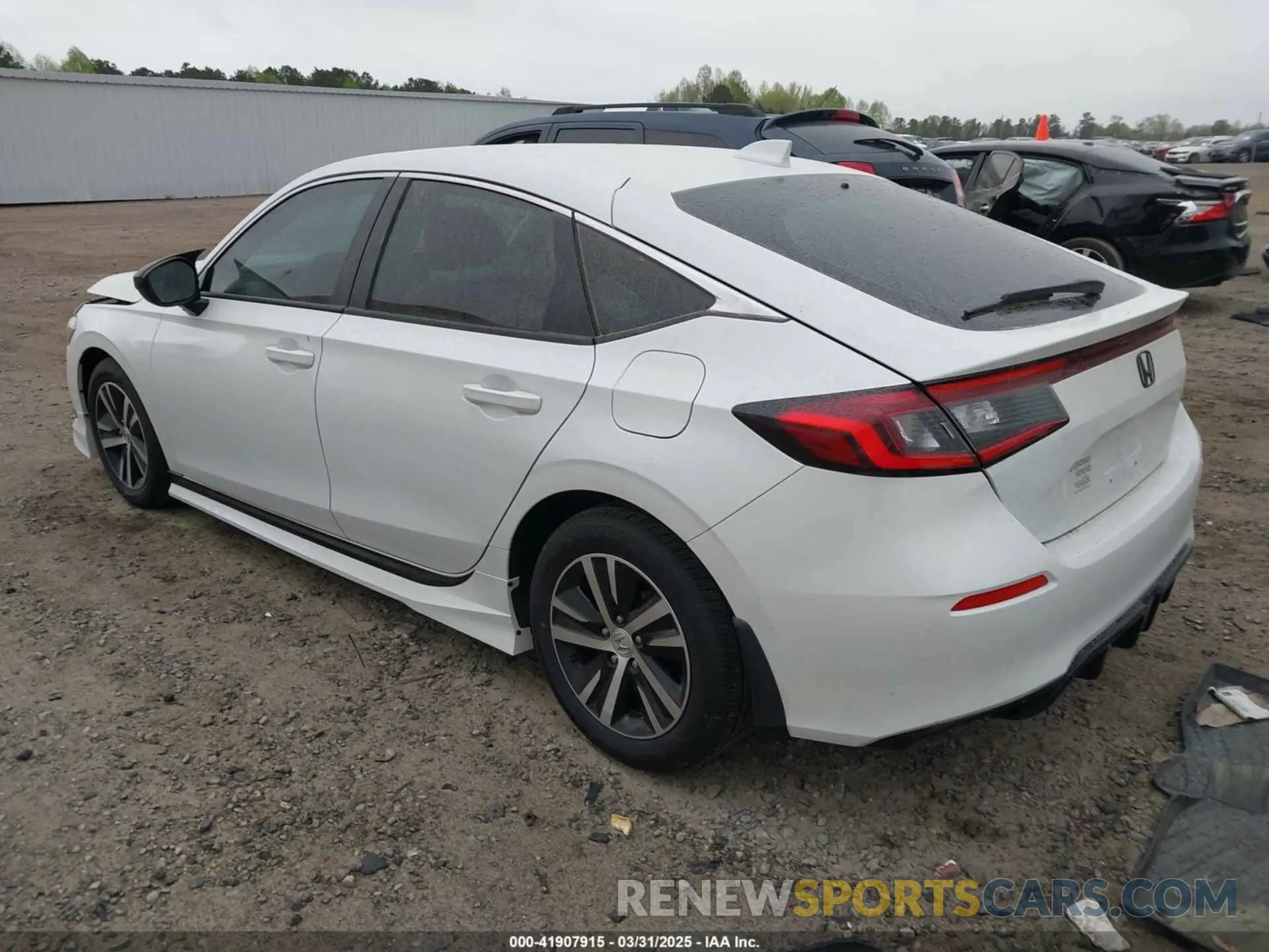 3 Photograph of a damaged car 19XFL2H57RE032106 HONDA CIVIC 2024