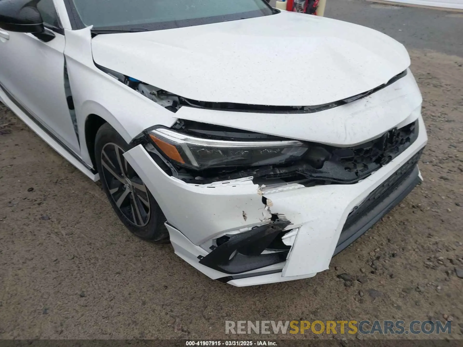 6 Photograph of a damaged car 19XFL2H57RE032106 HONDA CIVIC 2024