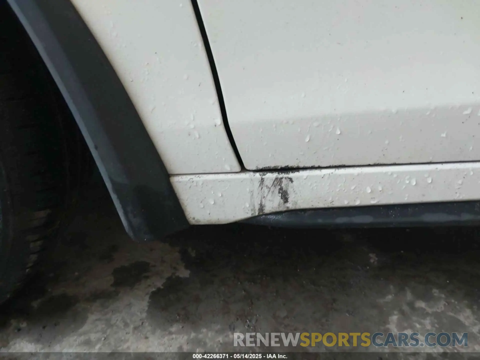 17 Photograph of a damaged car 19XFL2H58RE010695 HONDA CIVIC 2024