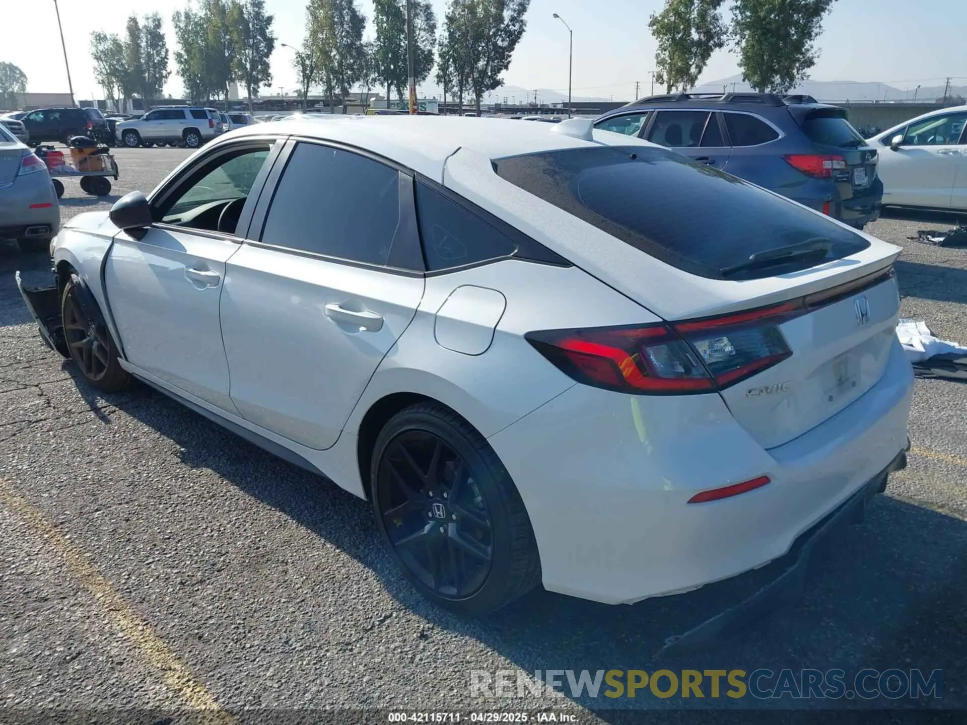 3 Photograph of a damaged car 19XFL2H80RE027436 HONDA CIVIC 2024
