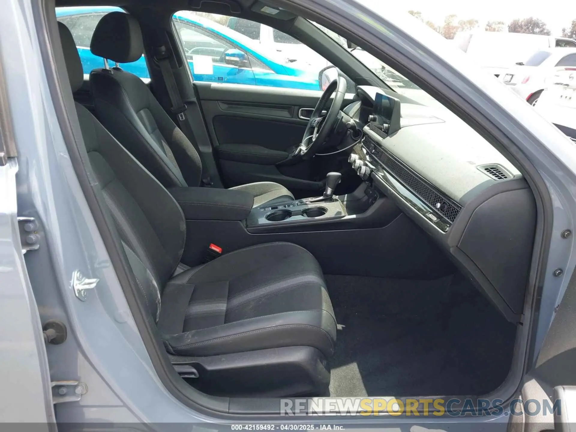 5 Photograph of a damaged car 19XFL2H80RE040249 HONDA CIVIC 2024