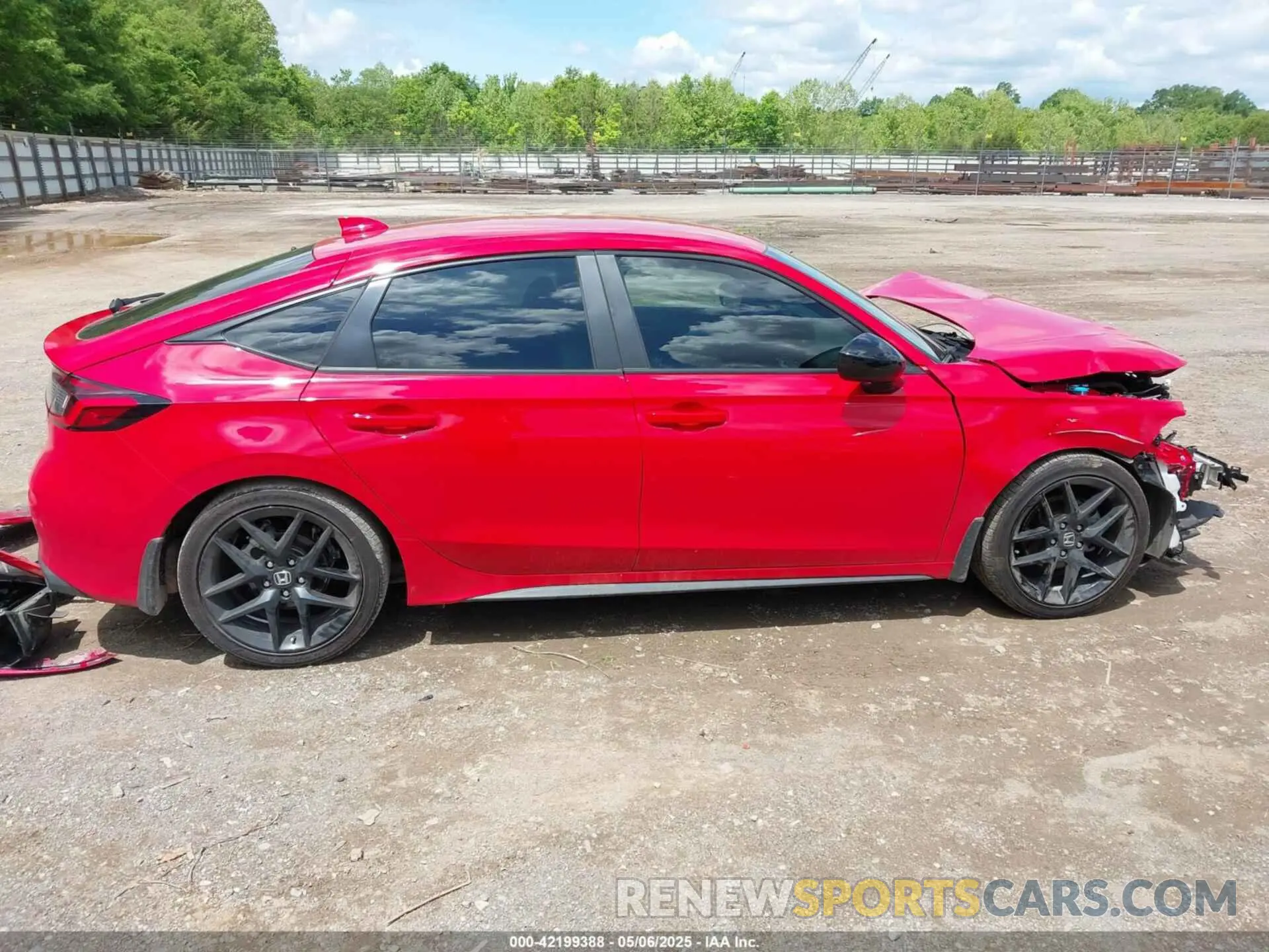 13 Photograph of a damaged car 19XFL2H81RE014176 HONDA CIVIC 2024