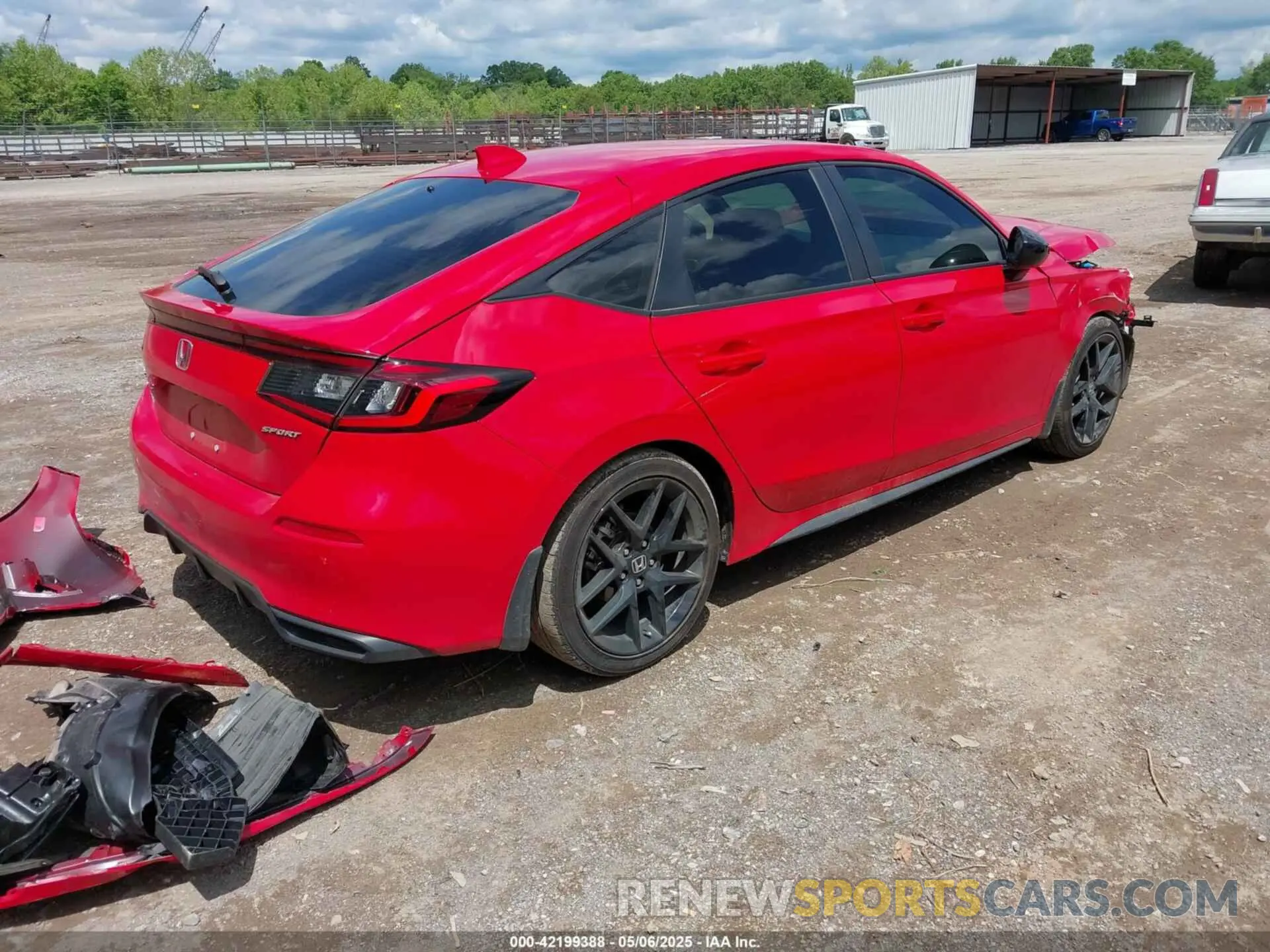 4 Photograph of a damaged car 19XFL2H81RE014176 HONDA CIVIC 2024