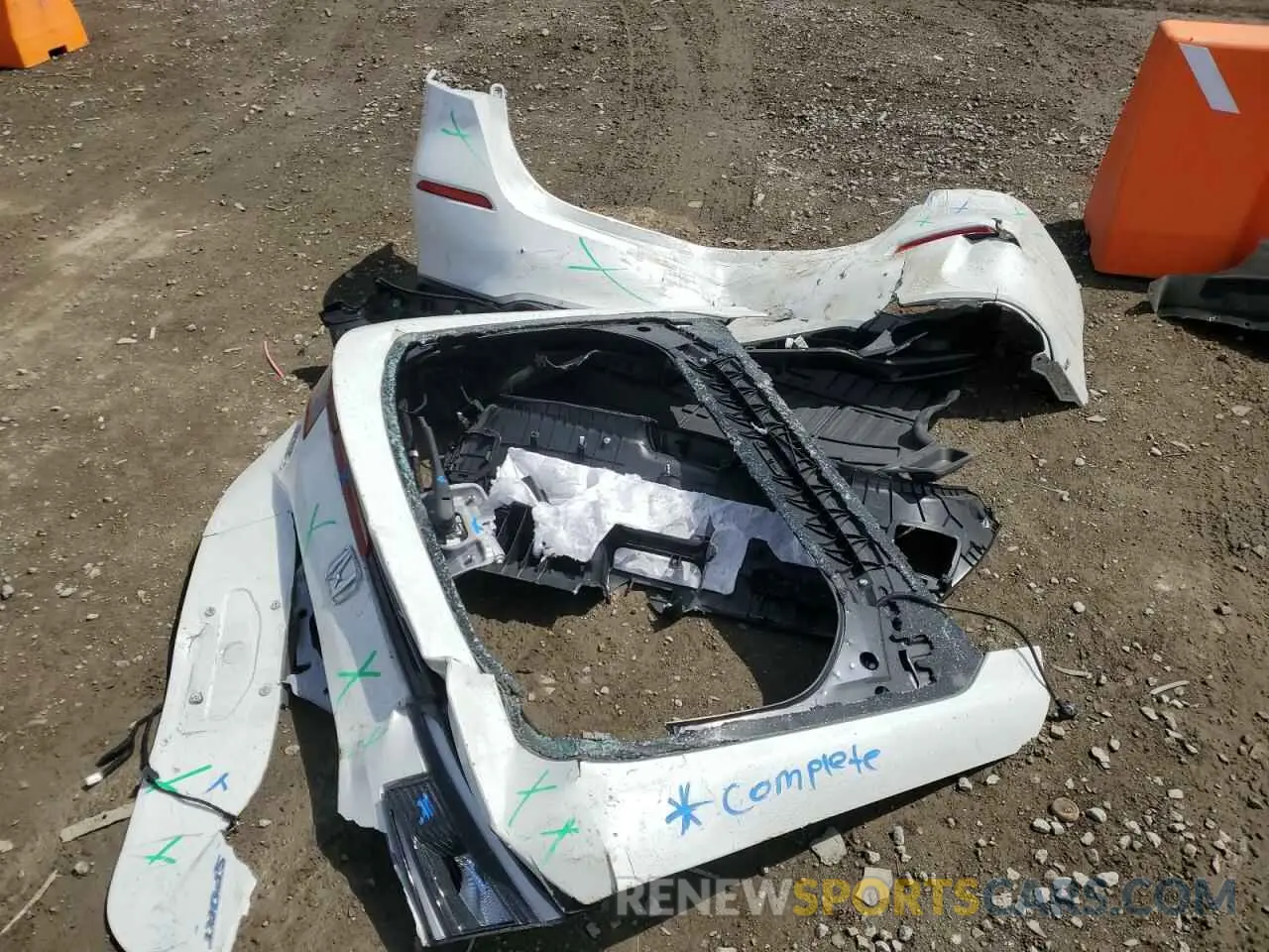 12 Photograph of a damaged car 19XFL2H81RE014985 HONDA CIVIC 2024