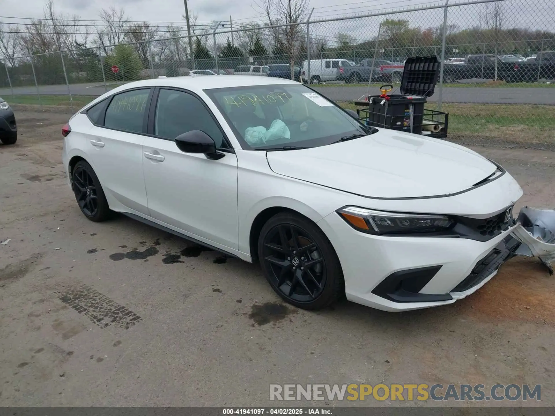 1 Photograph of a damaged car 19XFL2H81RE023671 HONDA CIVIC 2024