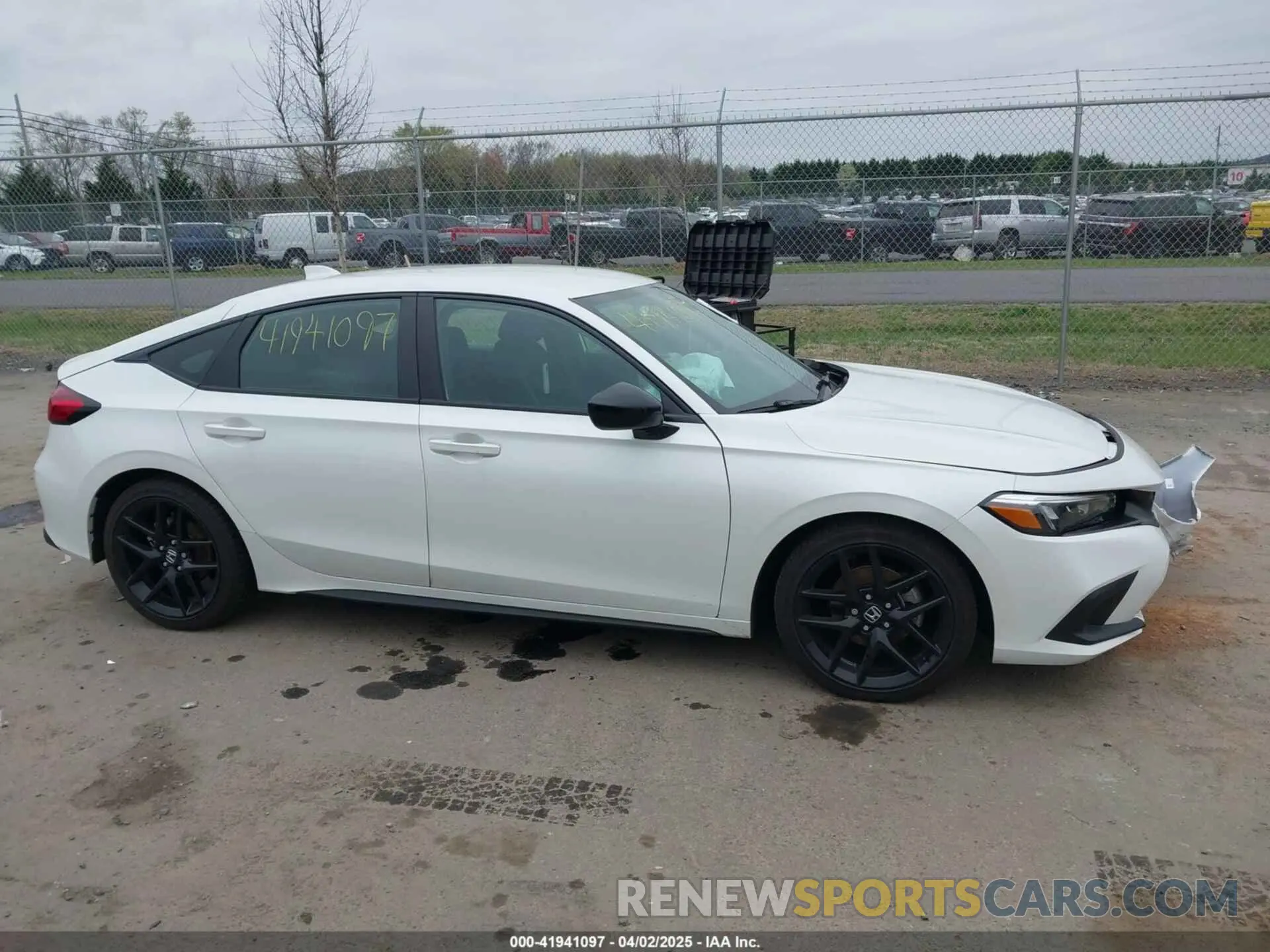 14 Photograph of a damaged car 19XFL2H81RE023671 HONDA CIVIC 2024