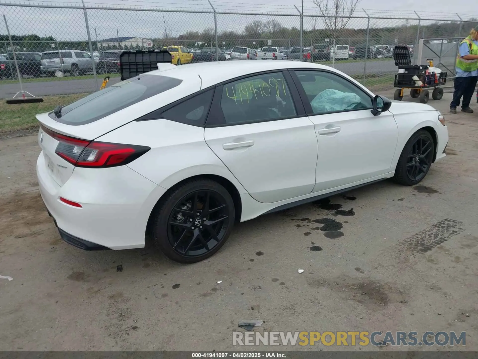 4 Photograph of a damaged car 19XFL2H81RE023671 HONDA CIVIC 2024
