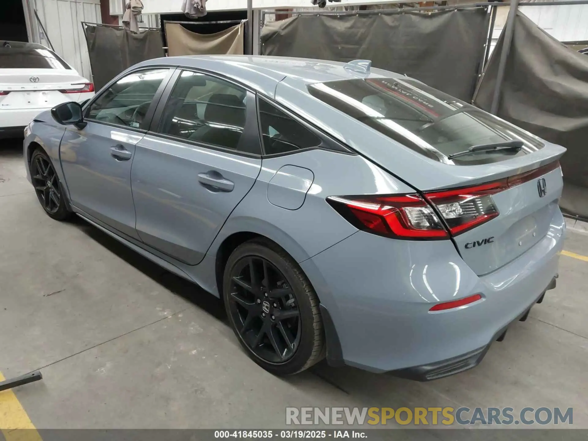 3 Photograph of a damaged car 19XFL2H81RE027767 HONDA CIVIC 2024