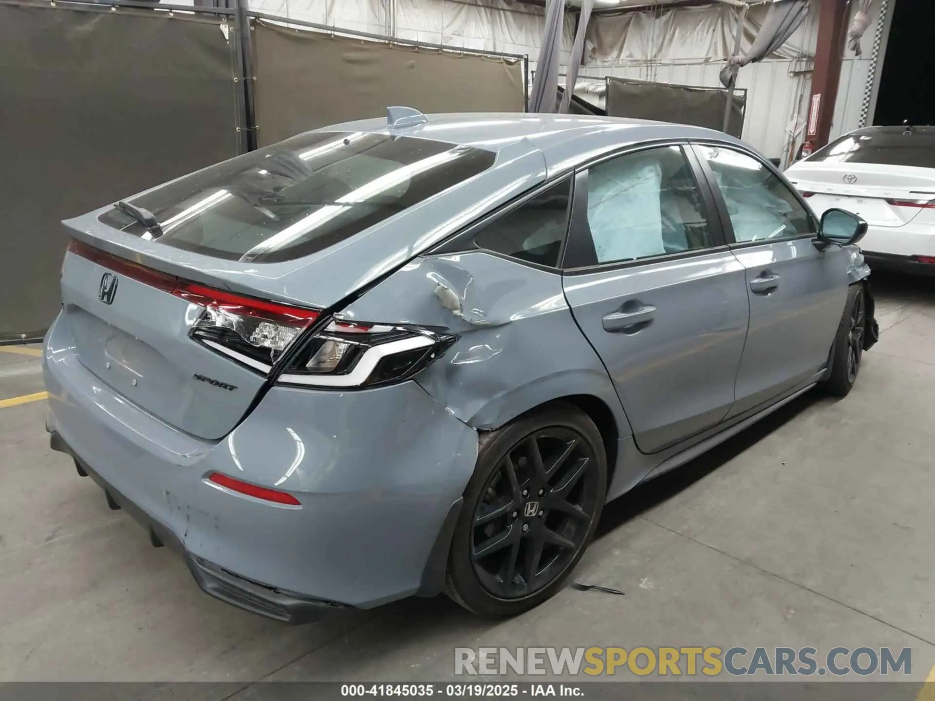 4 Photograph of a damaged car 19XFL2H81RE027767 HONDA CIVIC 2024