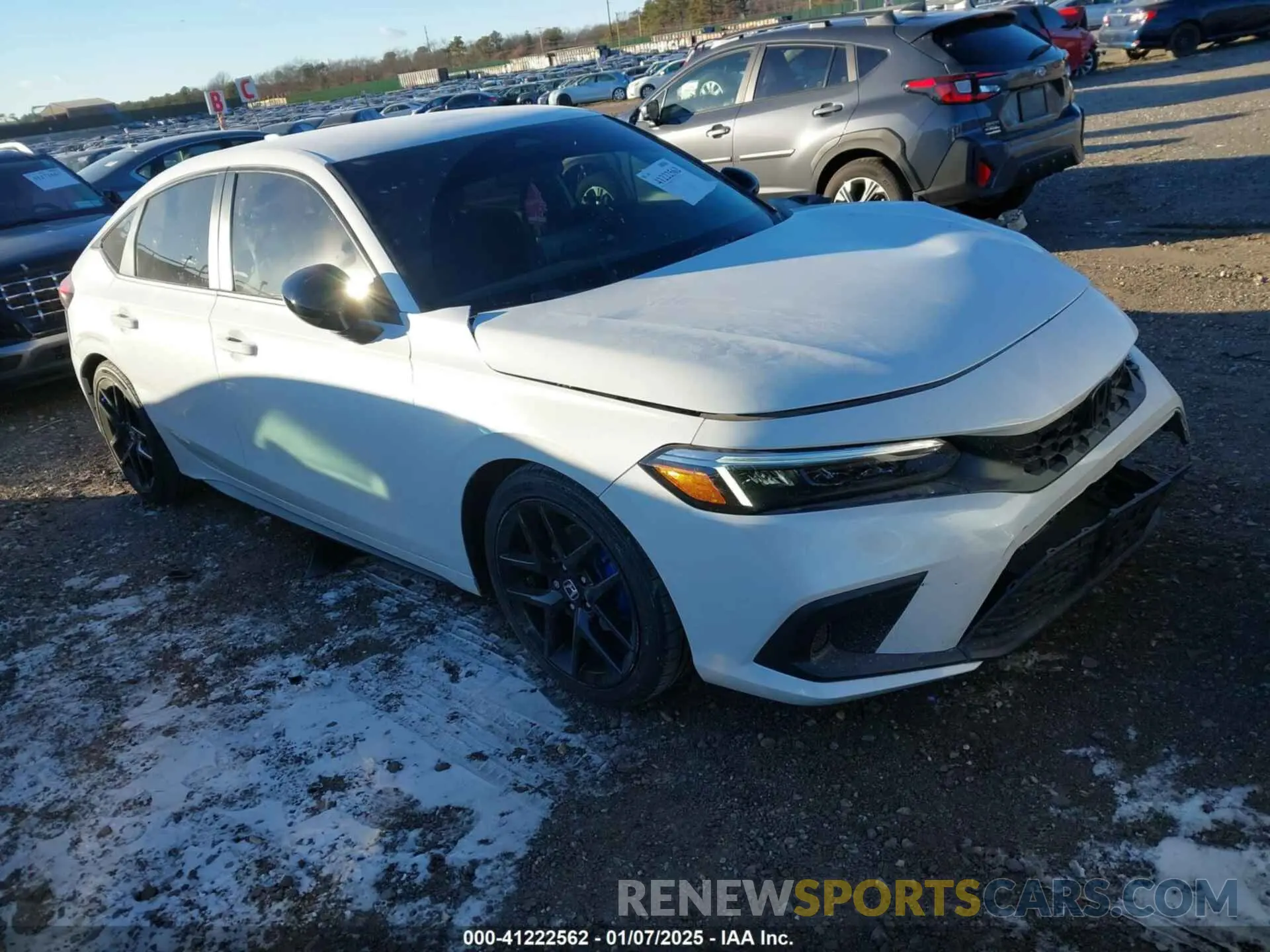 1 Photograph of a damaged car 19XFL2H81RE035139 HONDA CIVIC 2024