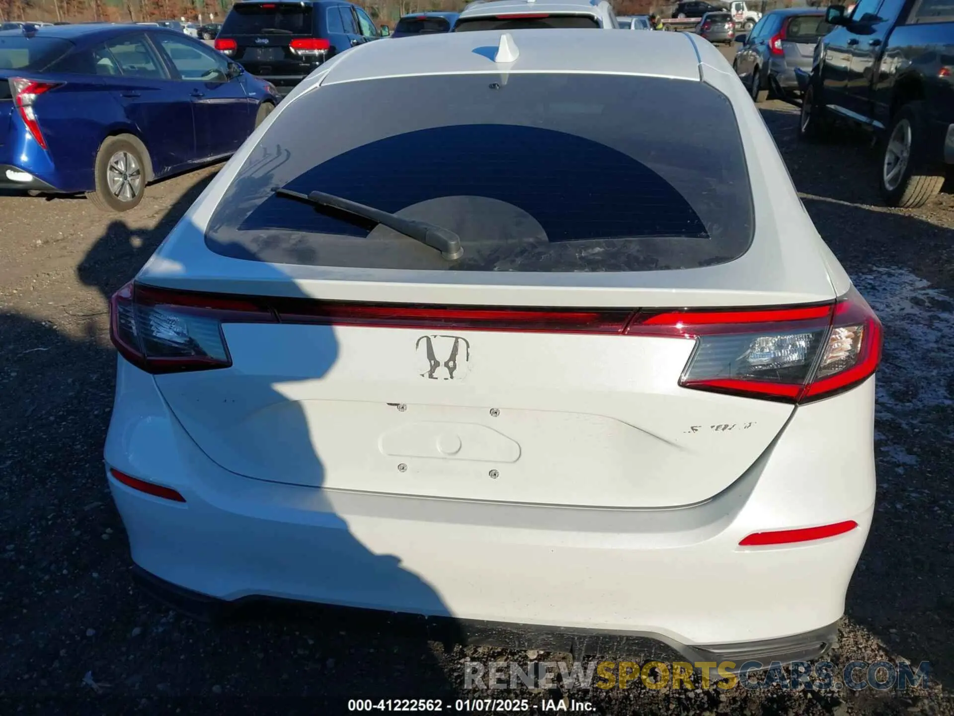 16 Photograph of a damaged car 19XFL2H81RE035139 HONDA CIVIC 2024