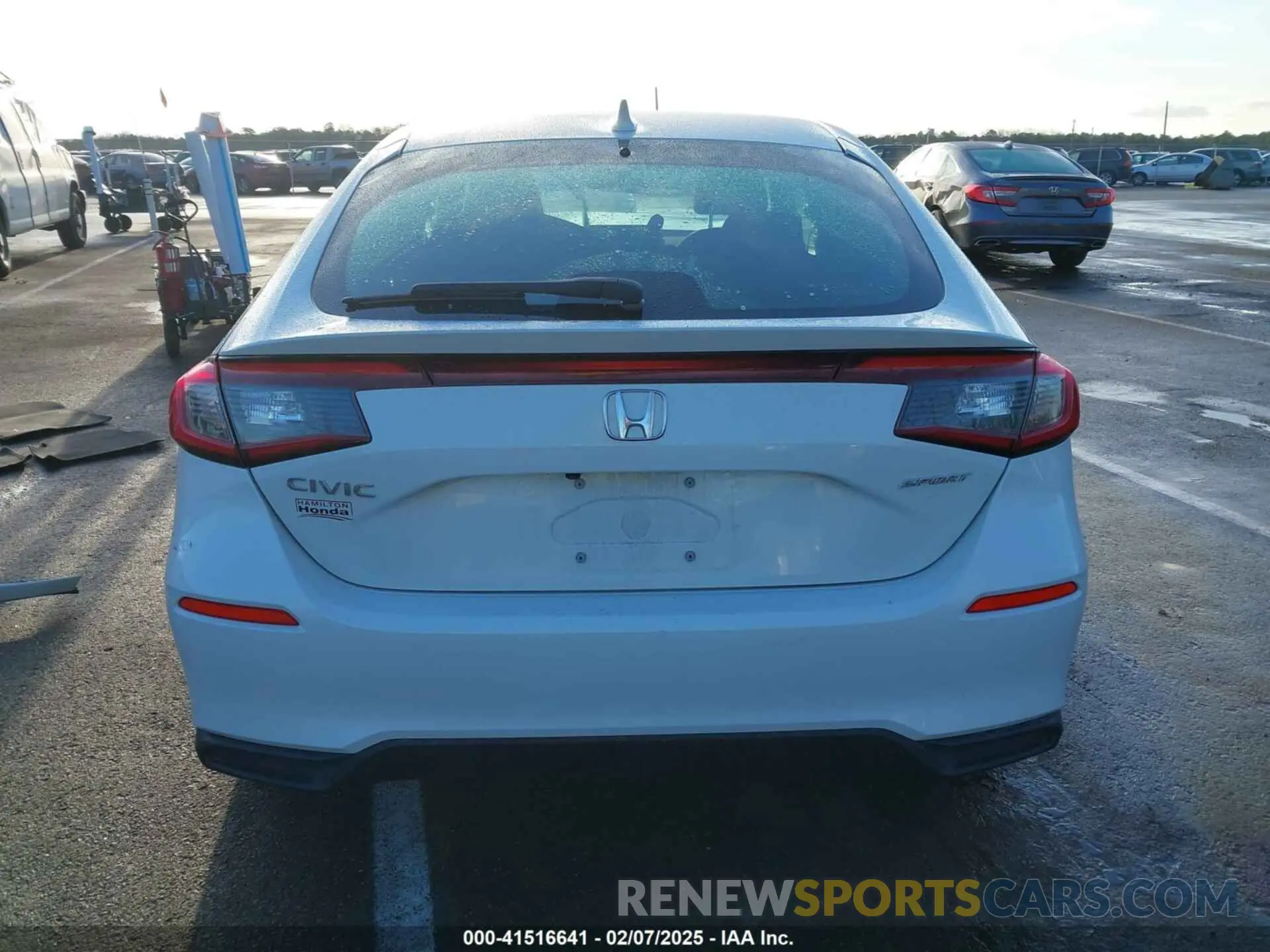 17 Photograph of a damaged car 19XFL2H81RE035223 HONDA CIVIC 2024