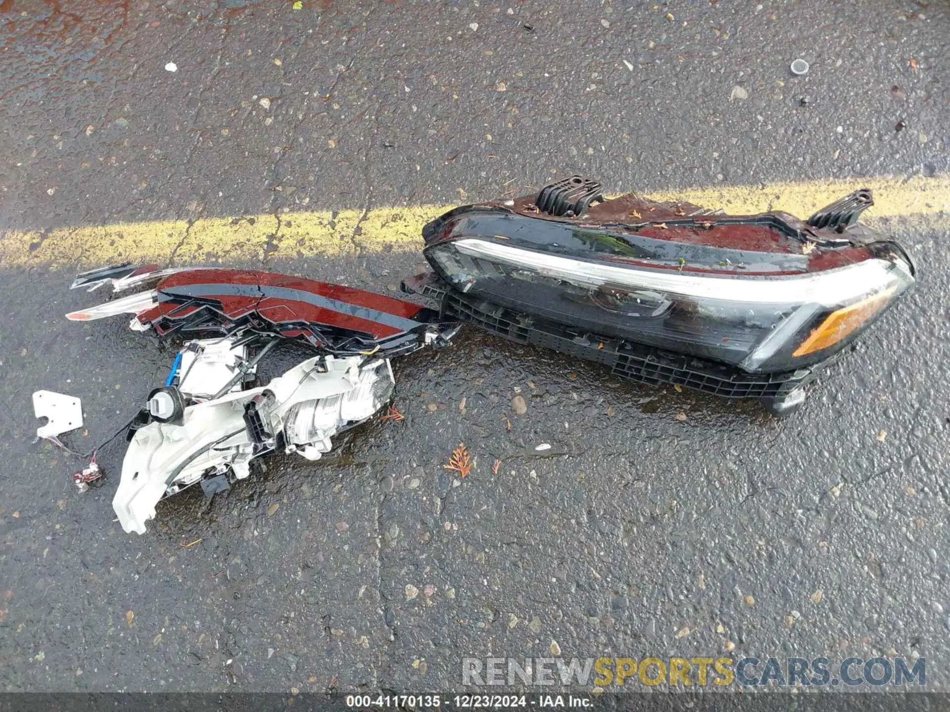 12 Photograph of a damaged car 19XFL2H81RE039353 HONDA CIVIC 2024