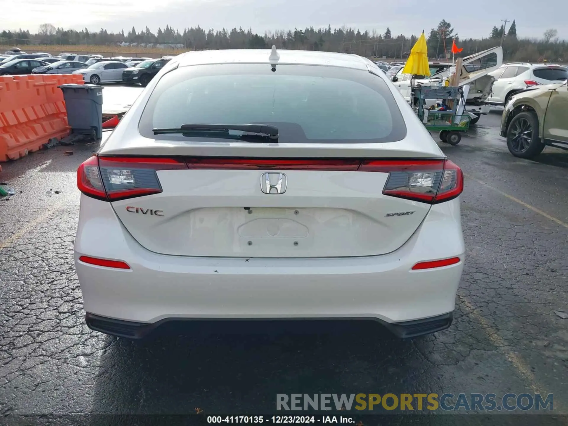 17 Photograph of a damaged car 19XFL2H81RE039353 HONDA CIVIC 2024