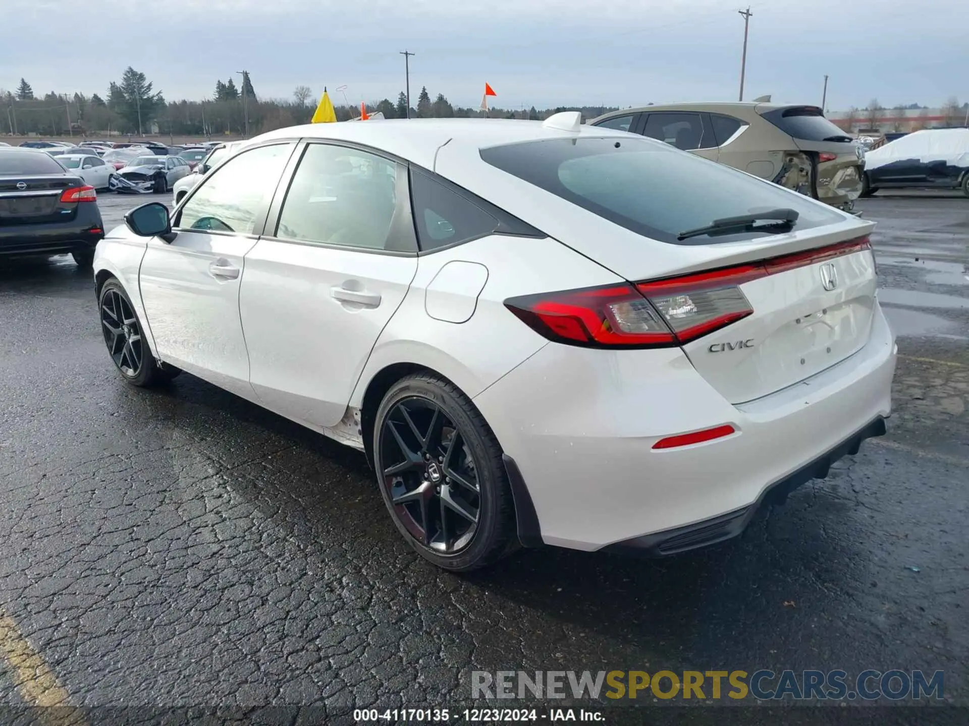 3 Photograph of a damaged car 19XFL2H81RE039353 HONDA CIVIC 2024
