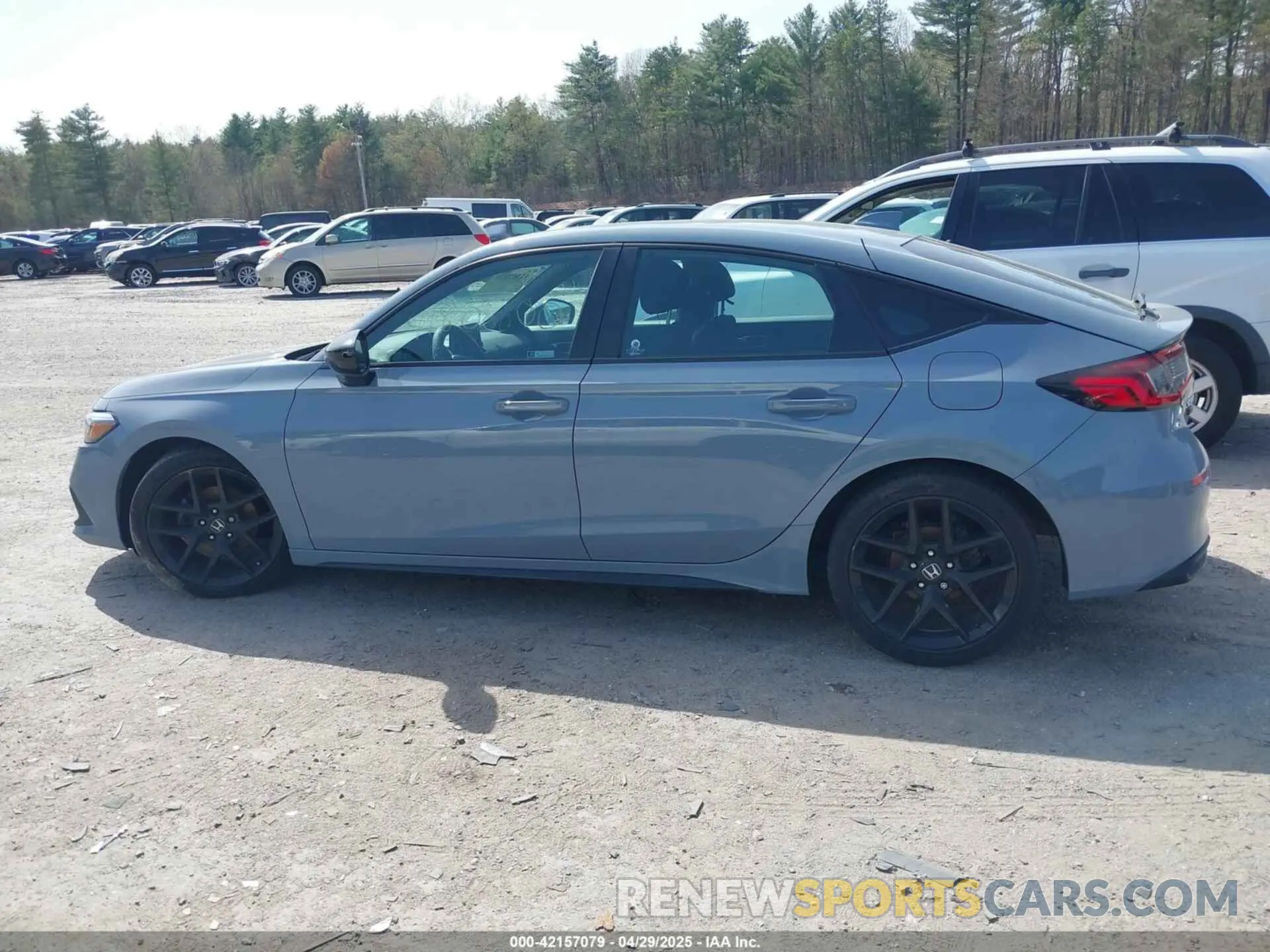 13 Photograph of a damaged car 19XFL2H82RE003574 HONDA CIVIC 2024