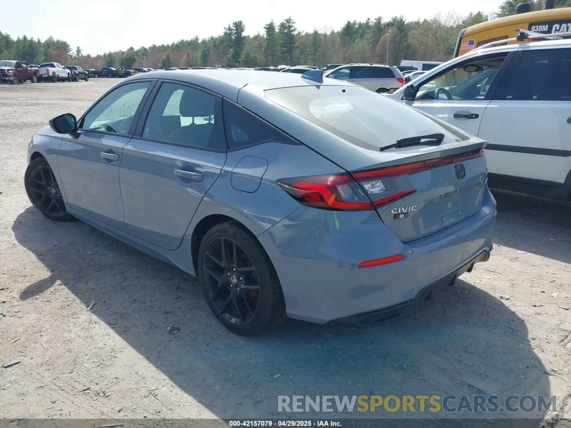 3 Photograph of a damaged car 19XFL2H82RE003574 HONDA CIVIC 2024