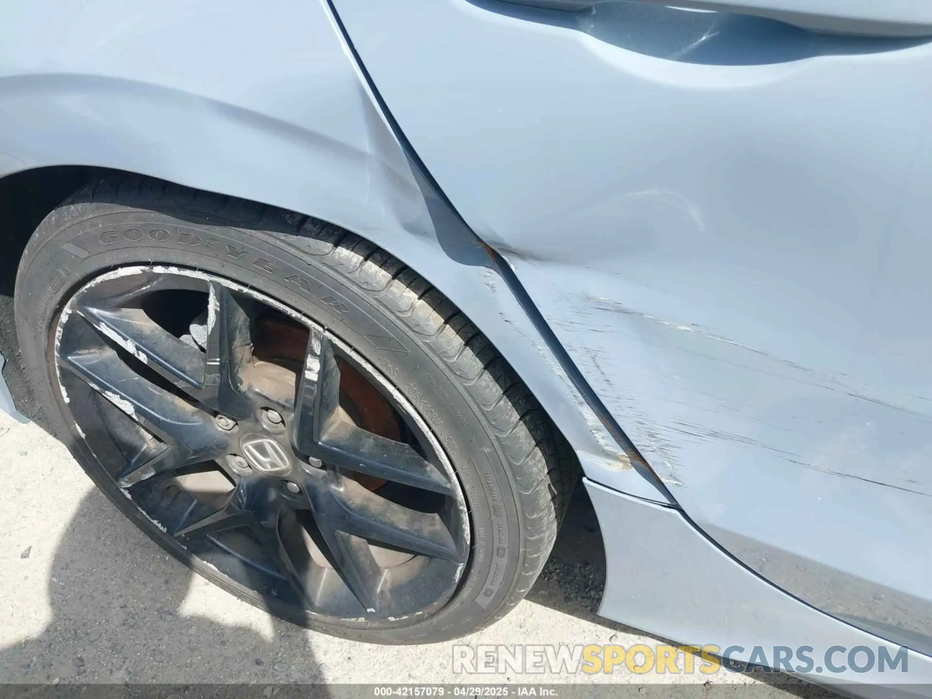 6 Photograph of a damaged car 19XFL2H82RE003574 HONDA CIVIC 2024