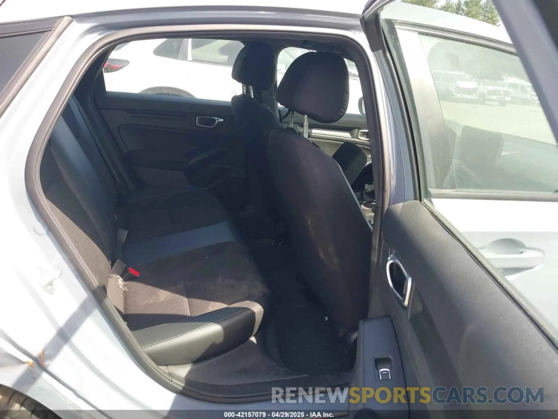 8 Photograph of a damaged car 19XFL2H82RE003574 HONDA CIVIC 2024