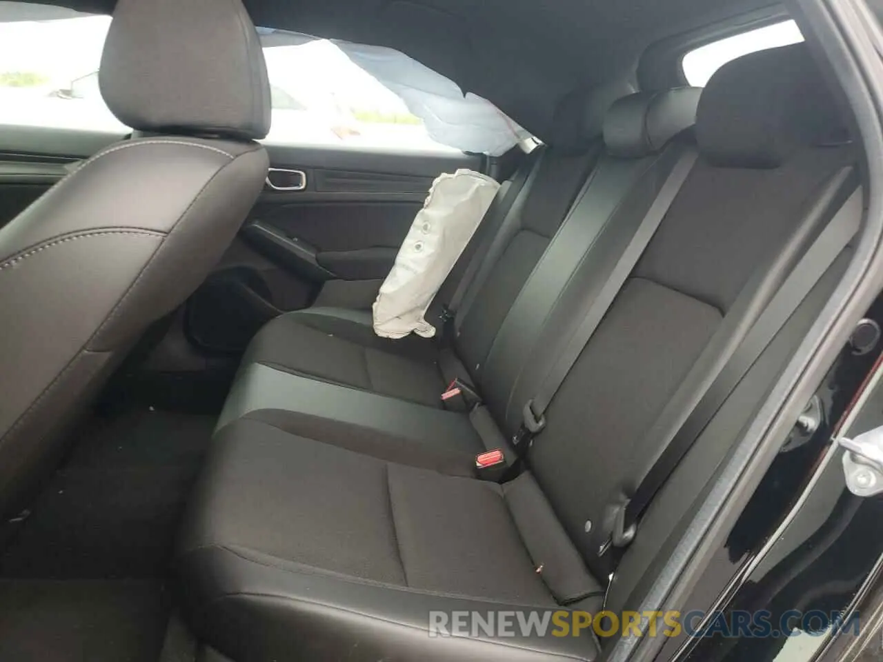 10 Photograph of a damaged car 19XFL2H82RE027695 HONDA CIVIC 2024