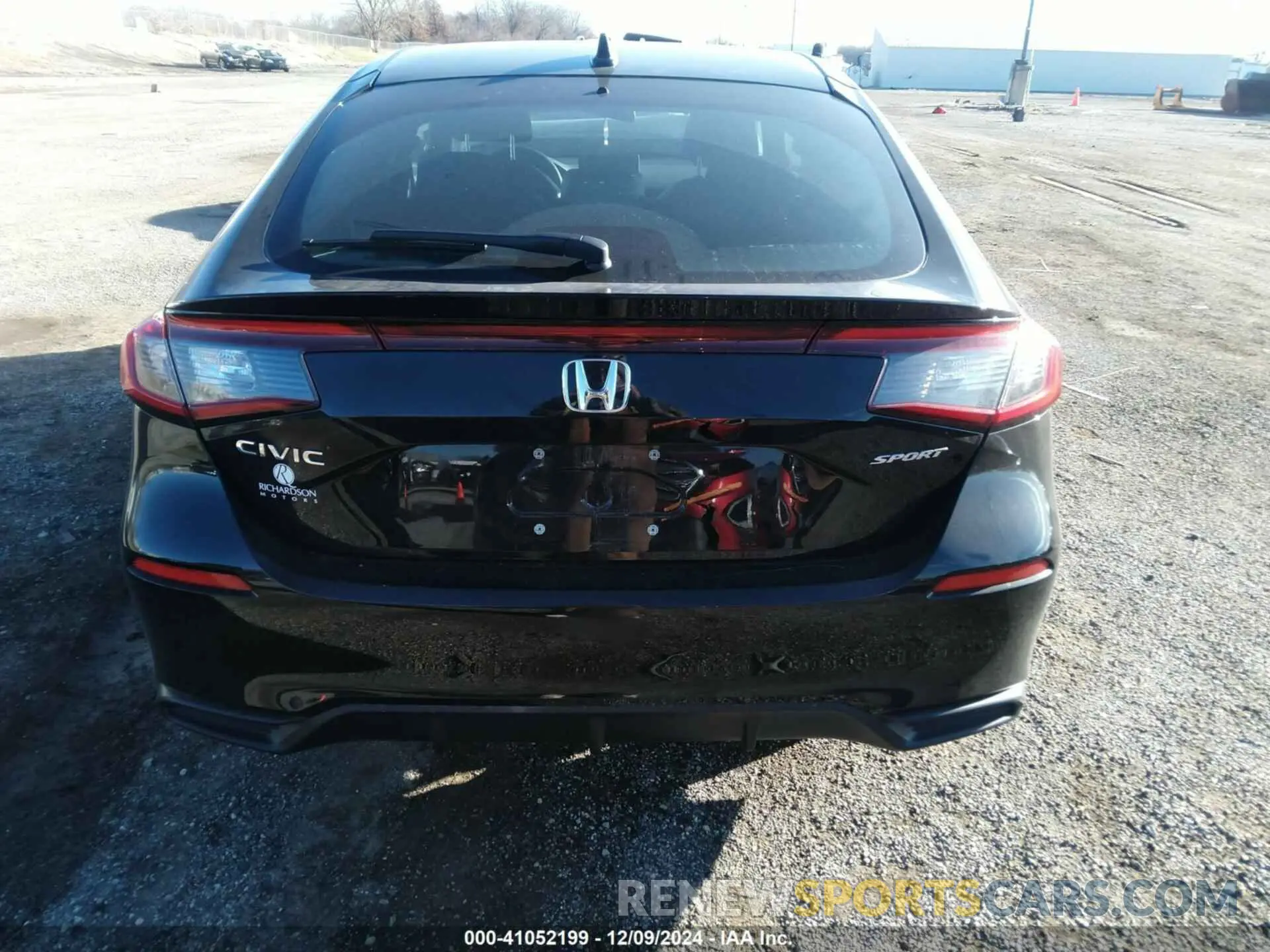 17 Photograph of a damaged car 19XFL2H83RE028581 HONDA CIVIC 2024