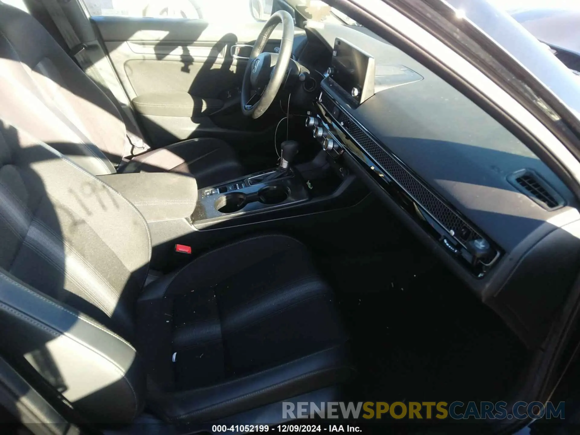 5 Photograph of a damaged car 19XFL2H83RE028581 HONDA CIVIC 2024