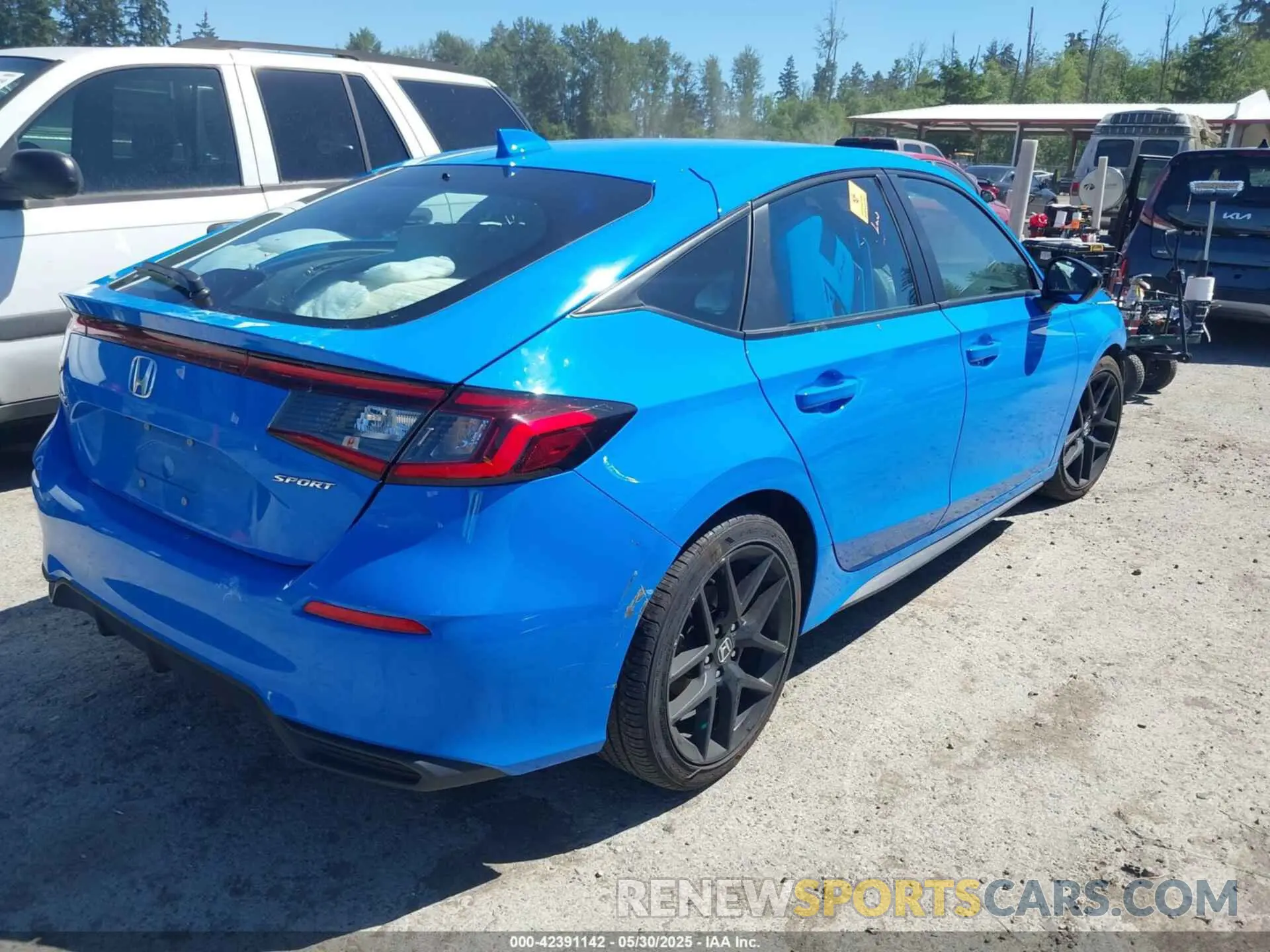 4 Photograph of a damaged car 19XFL2H83RE042416 HONDA CIVIC 2024