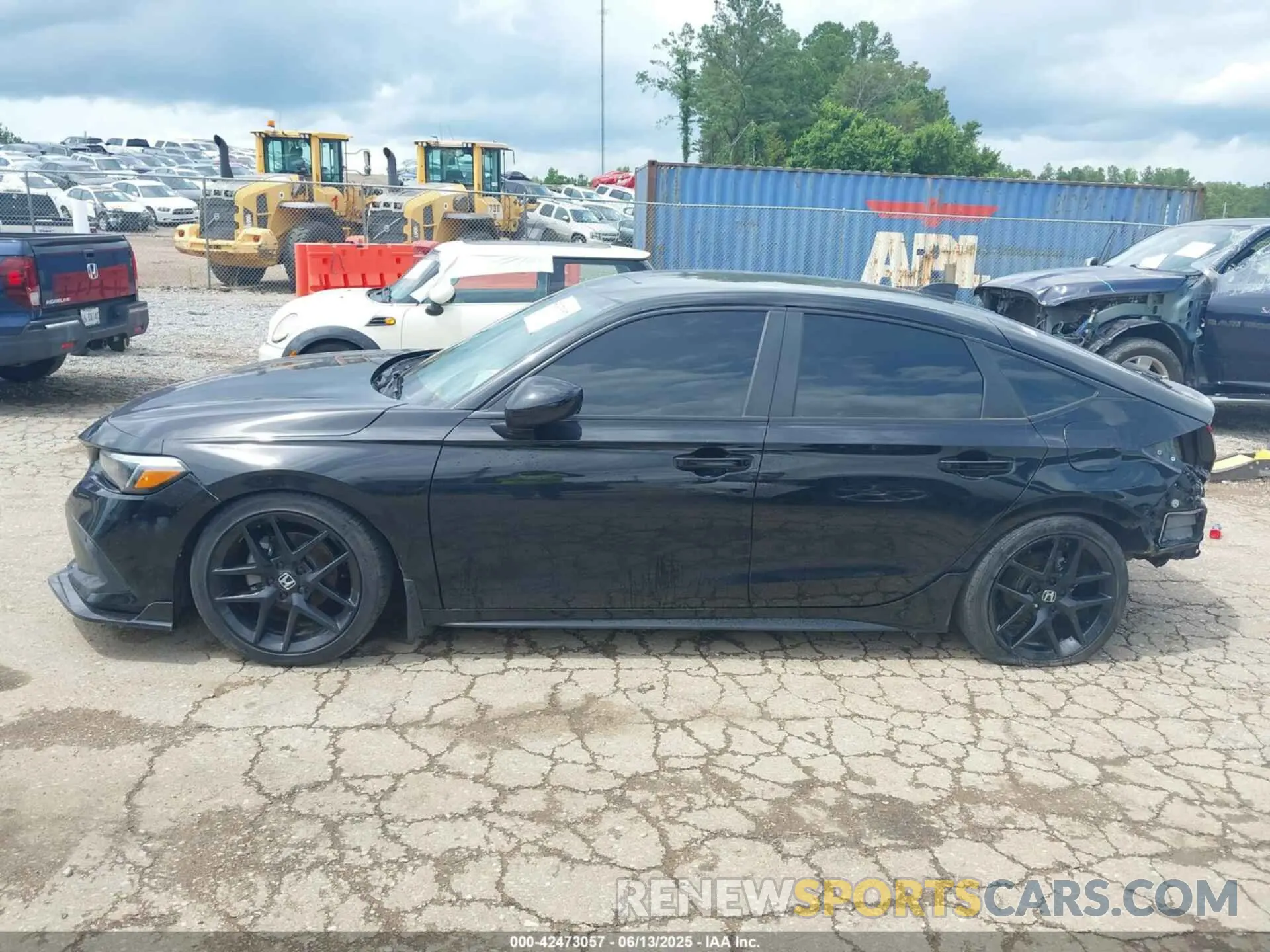 14 Photograph of a damaged car 19XFL2H84RE012843 HONDA CIVIC 2024