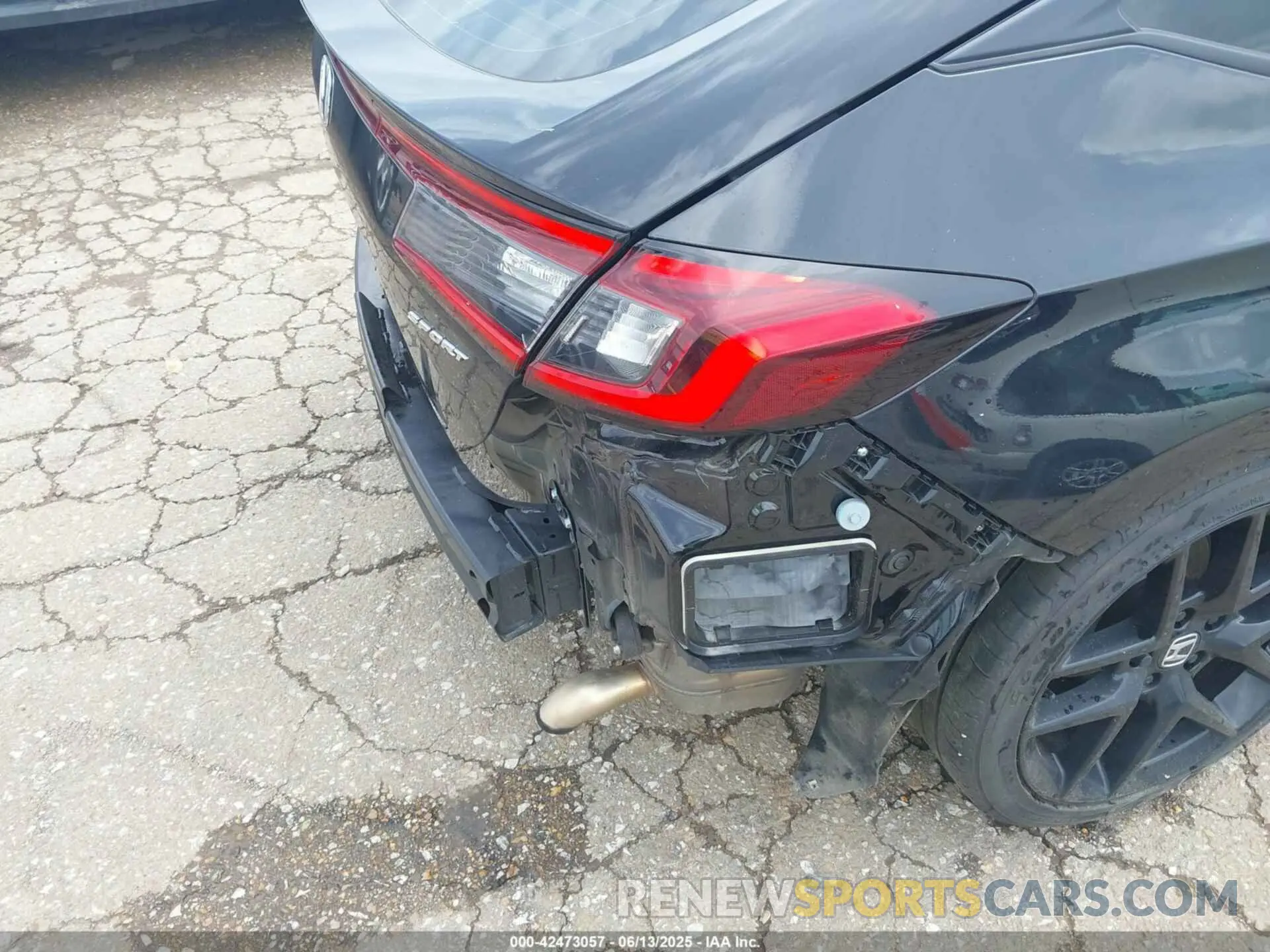 18 Photograph of a damaged car 19XFL2H84RE012843 HONDA CIVIC 2024