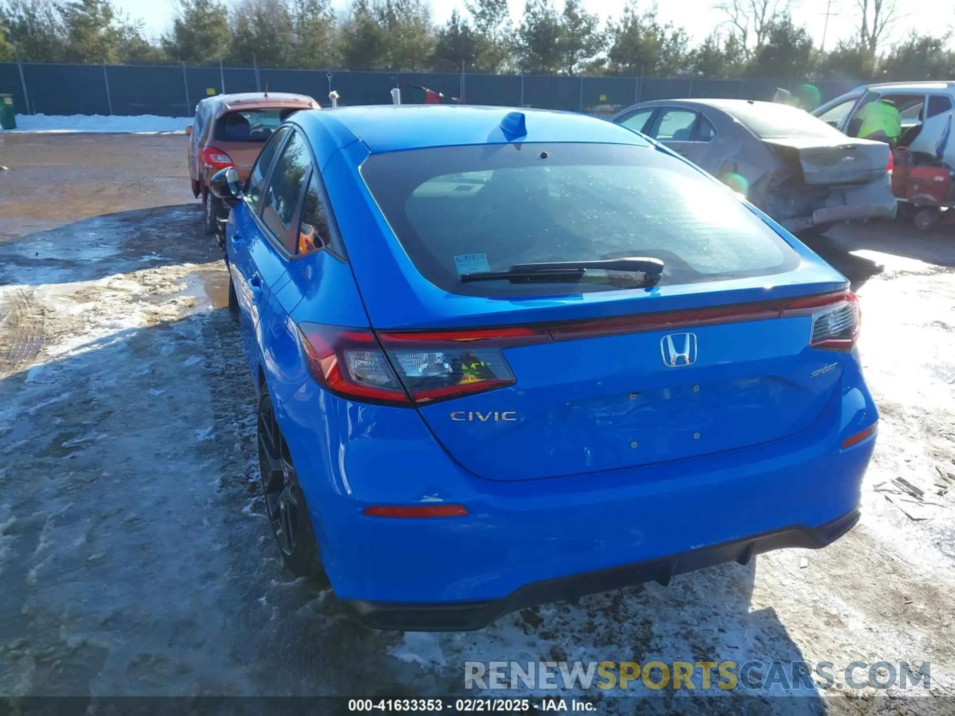 3 Photograph of a damaged car 19XFL2H85RE012219 HONDA CIVIC 2024