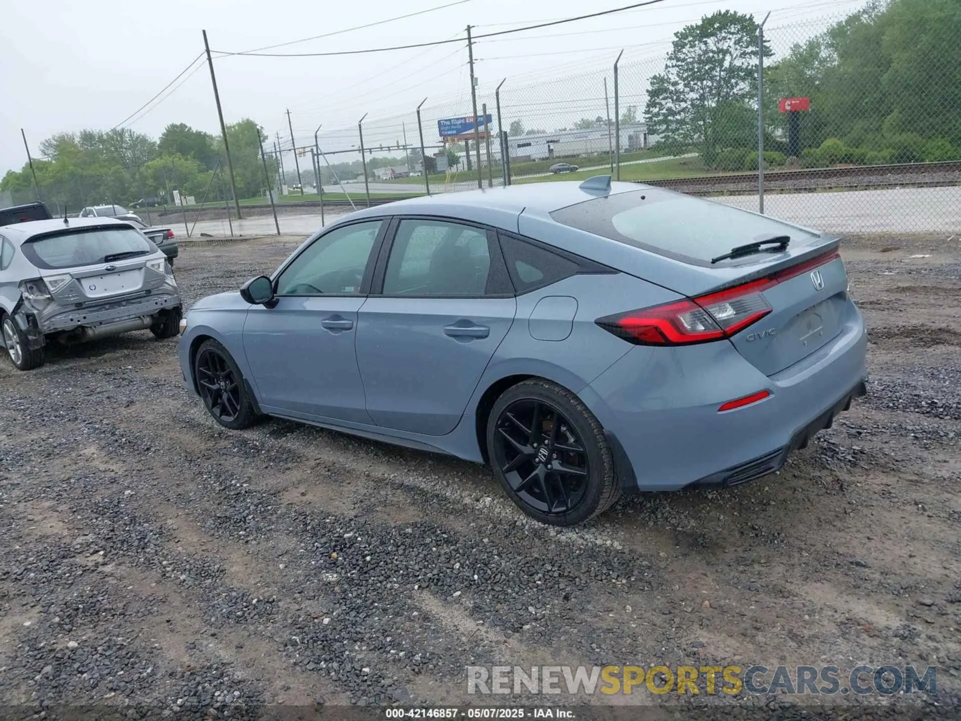 3 Photograph of a damaged car 19XFL2H85RE013287 HONDA CIVIC 2024