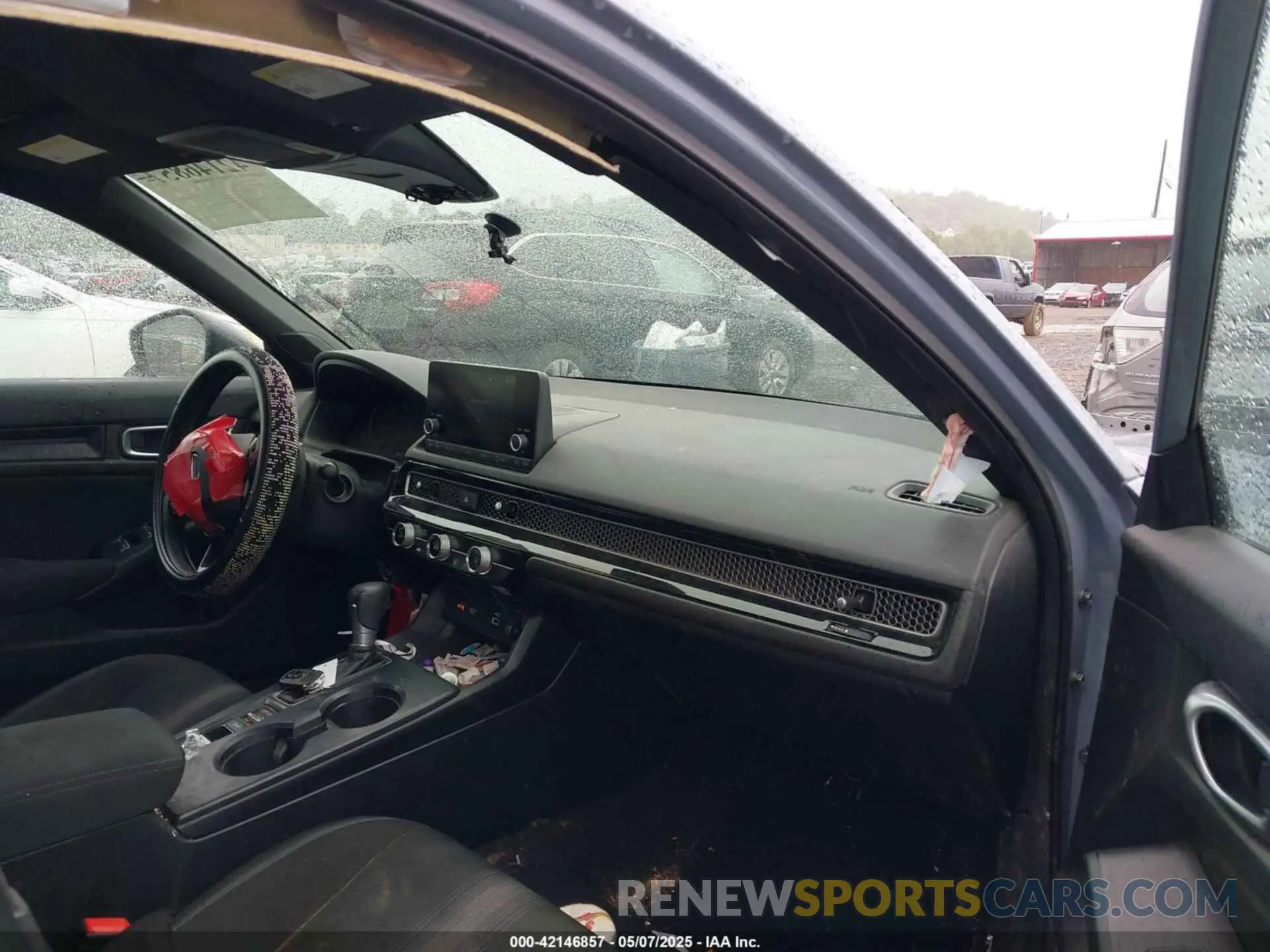 5 Photograph of a damaged car 19XFL2H85RE013287 HONDA CIVIC 2024