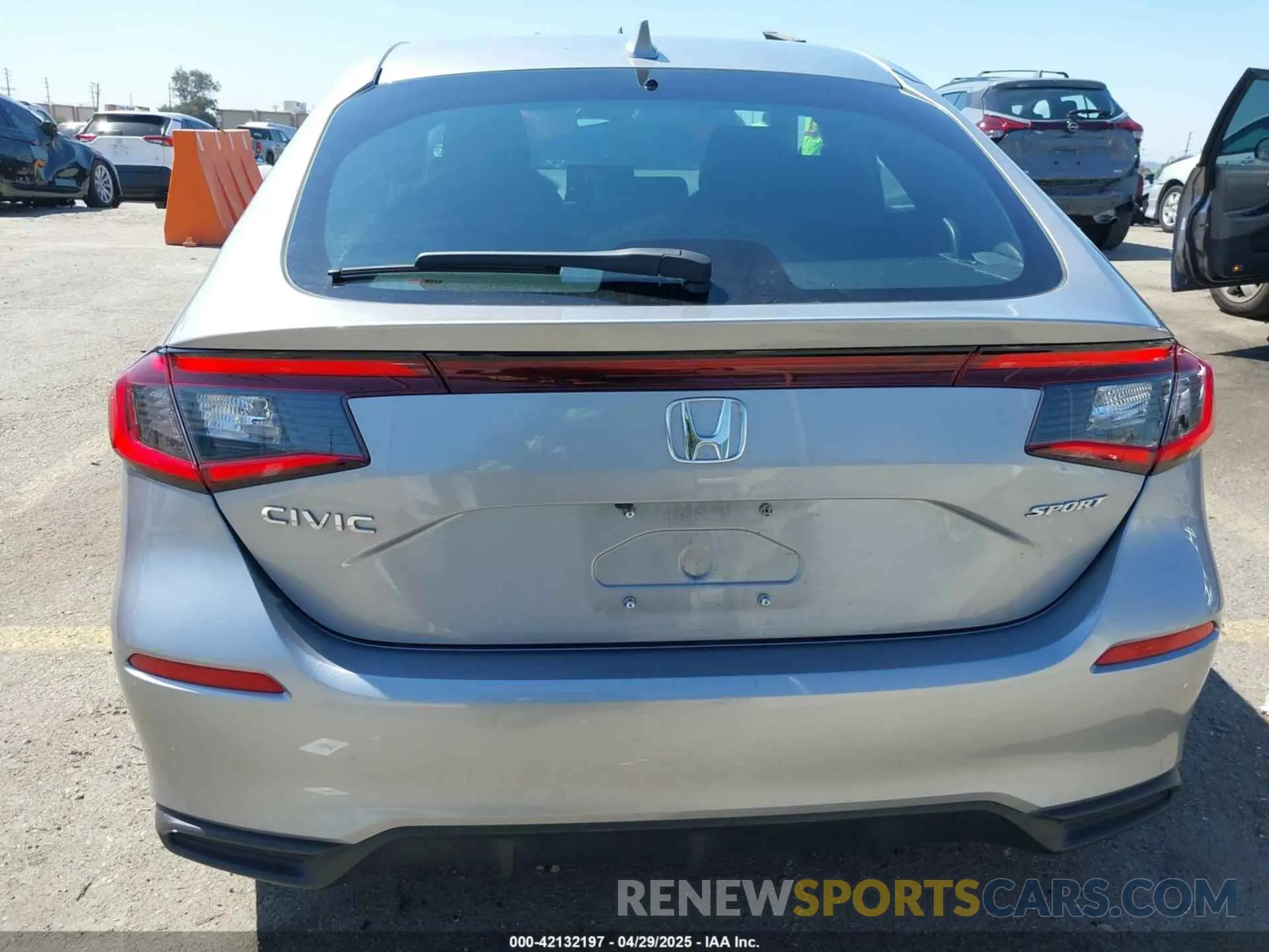 16 Photograph of a damaged car 19XFL2H85RE014312 HONDA CIVIC 2024
