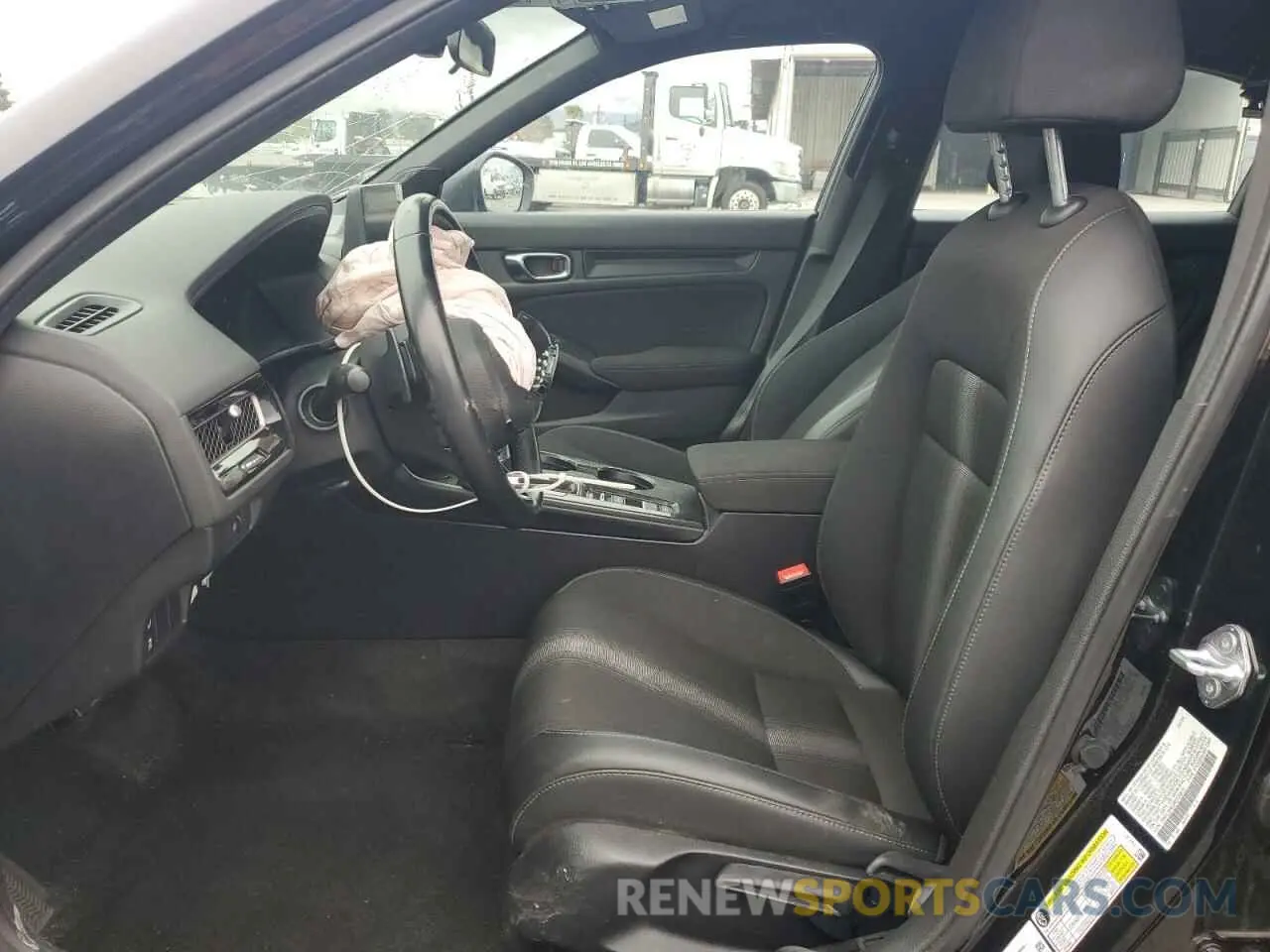 7 Photograph of a damaged car 19XFL2H85RE025813 HONDA CIVIC 2024